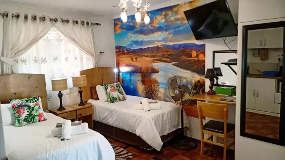 Deluxe Double or Twin Room with Pool View in Queensburgh B&B or Self Catering Deluxe Double or Twin Room with Pool View in Queensburgh B&B or Self Catering