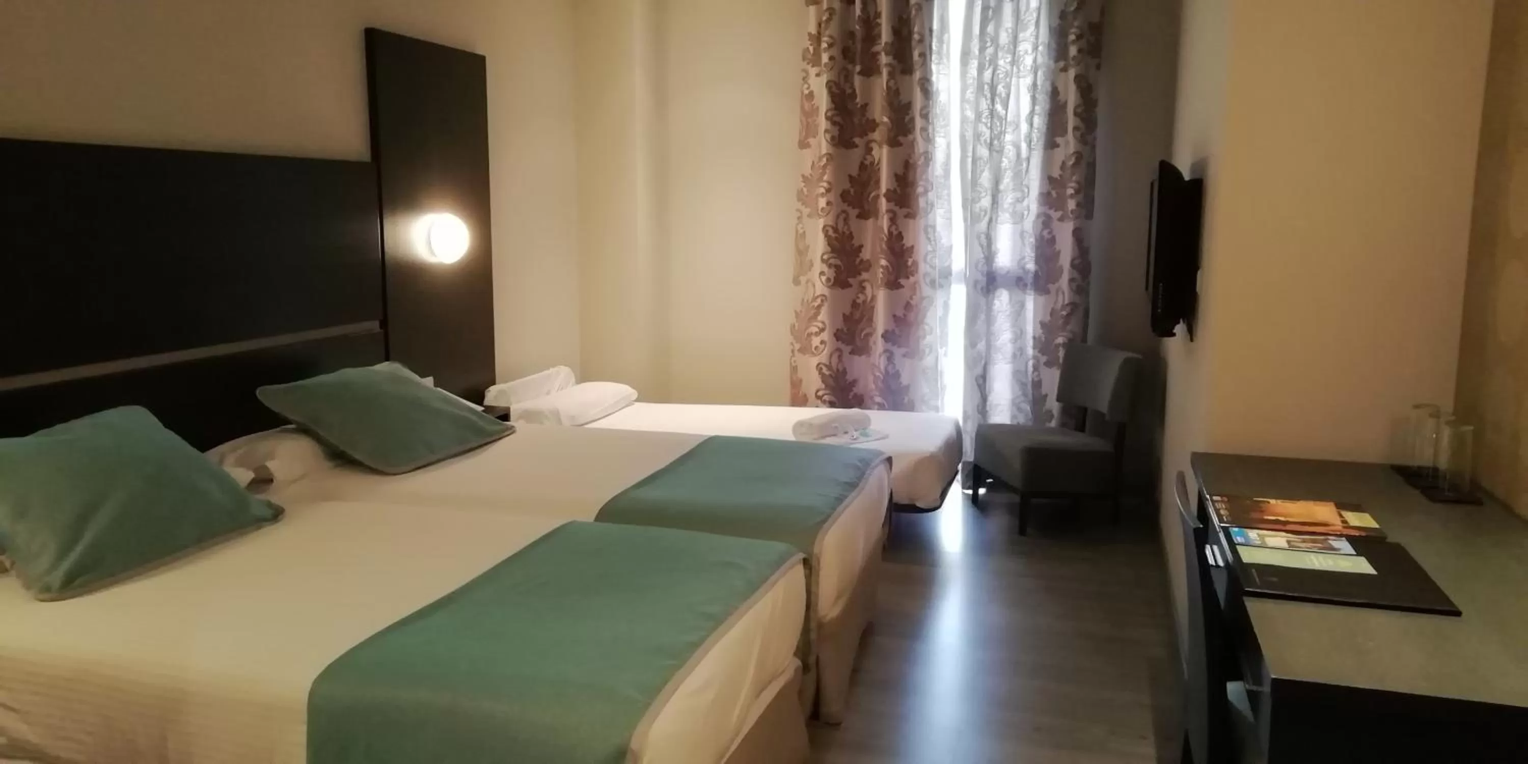 Bedroom, Bed in Hotel Ciudad de Ponferrada, Ascend Hotel Collection