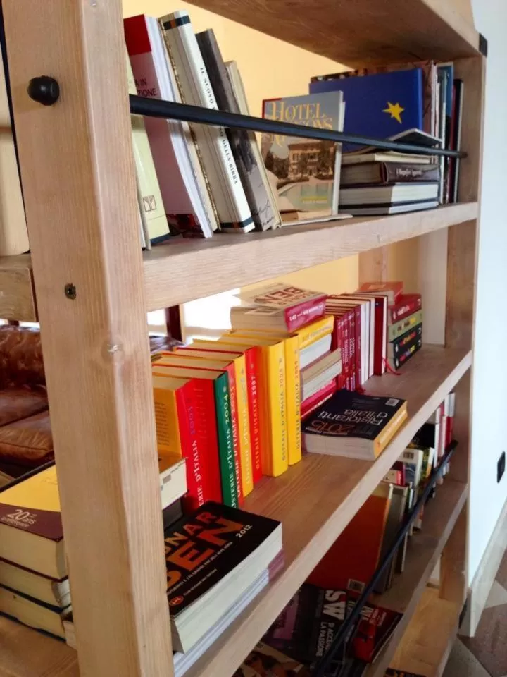 Library in Hotel Antico Mulino