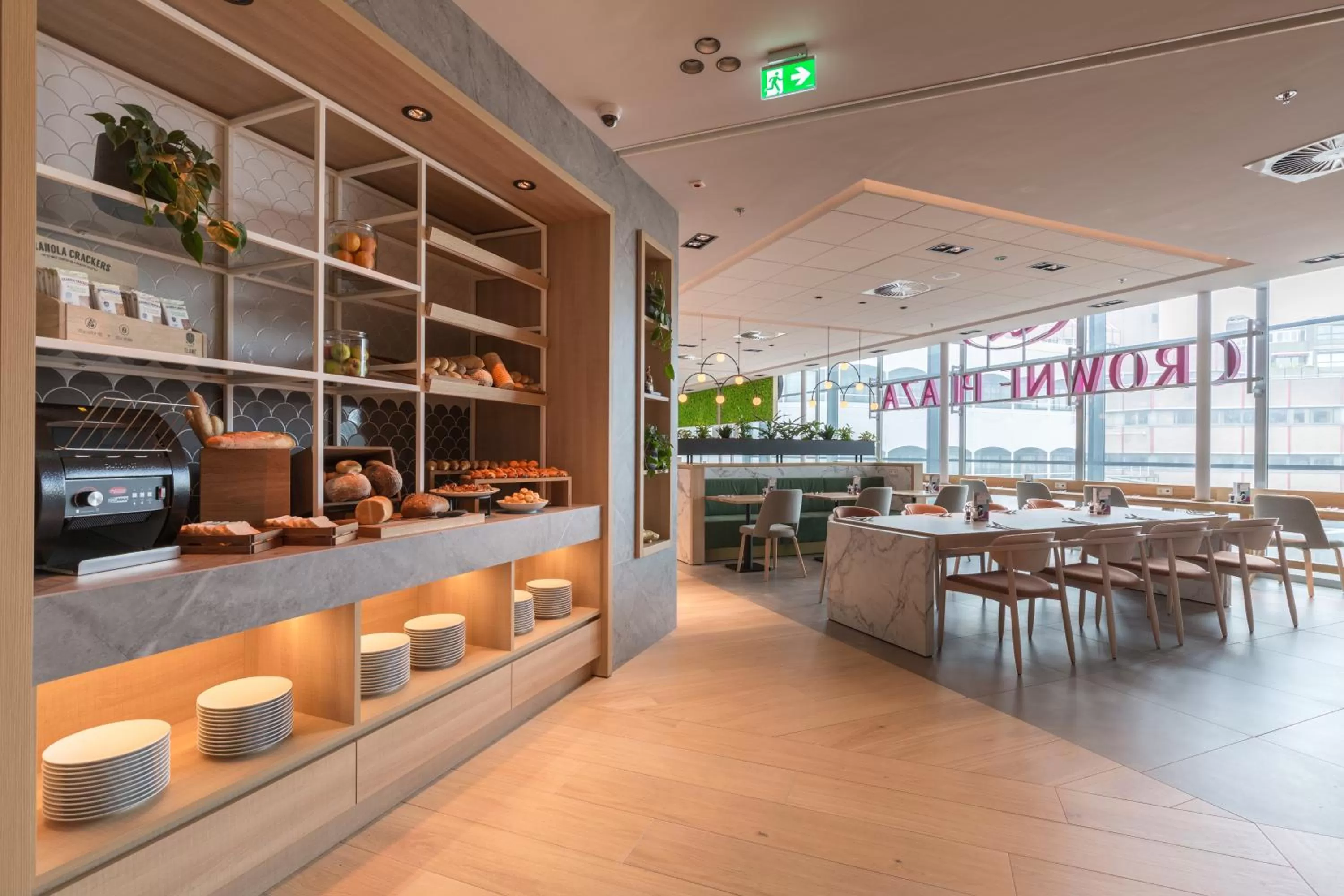 Restaurant/places to eat in Crowne Plaza Utrecht - Central Station by IHG