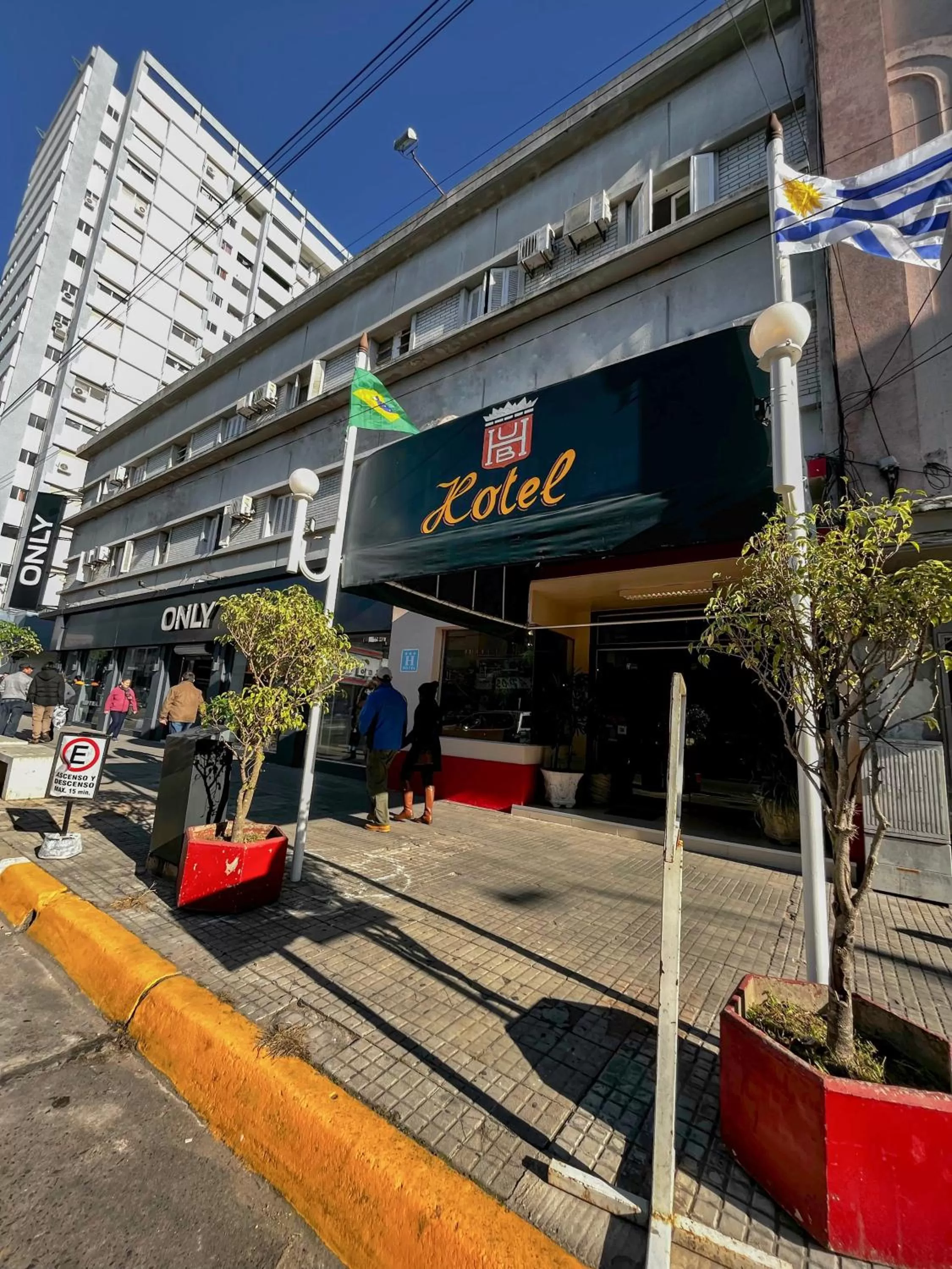 Facade/entrance in Hotel Uruguay Brasil