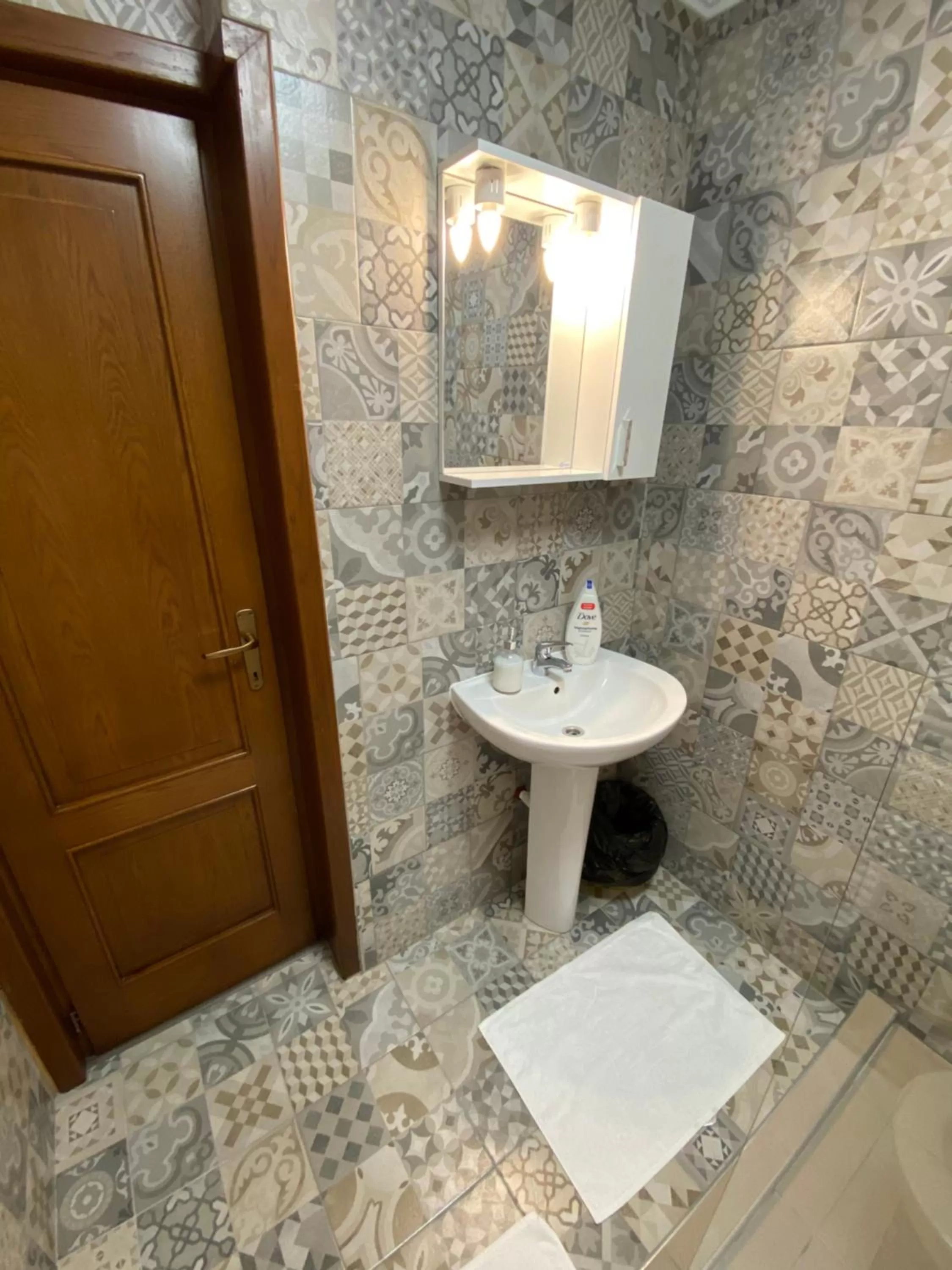 Bathroom in Pensiunea Pictorilor