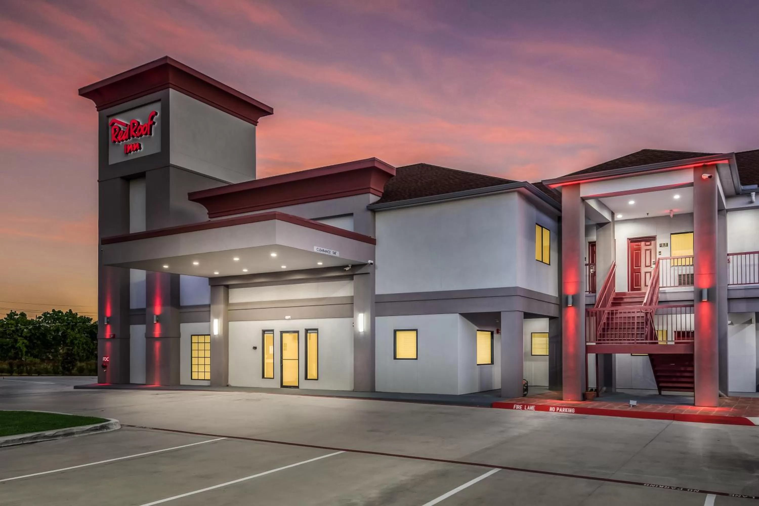Property building in Red Roof Inn Baytown