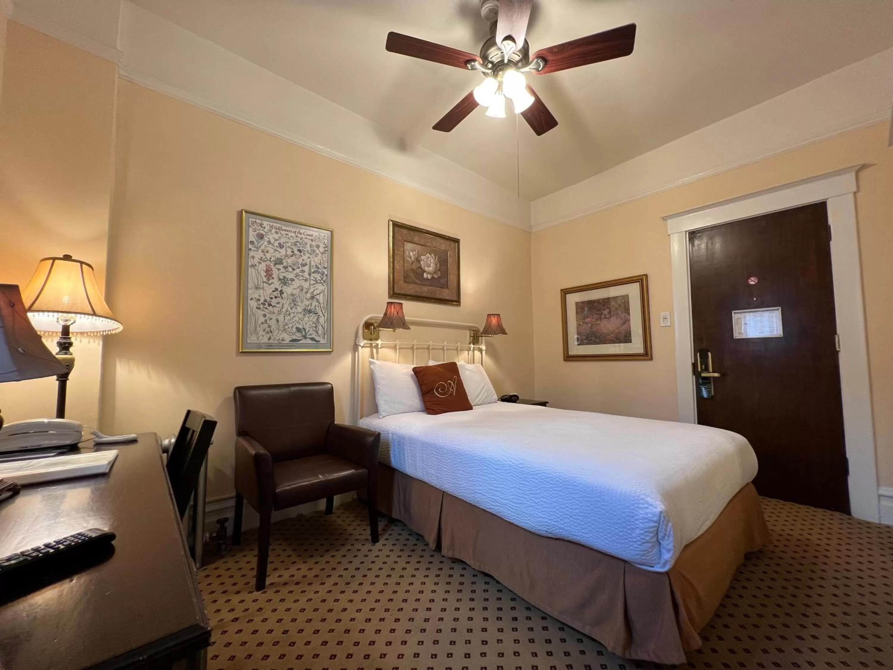 Room with One Full Bed  in The Andrews Hotel