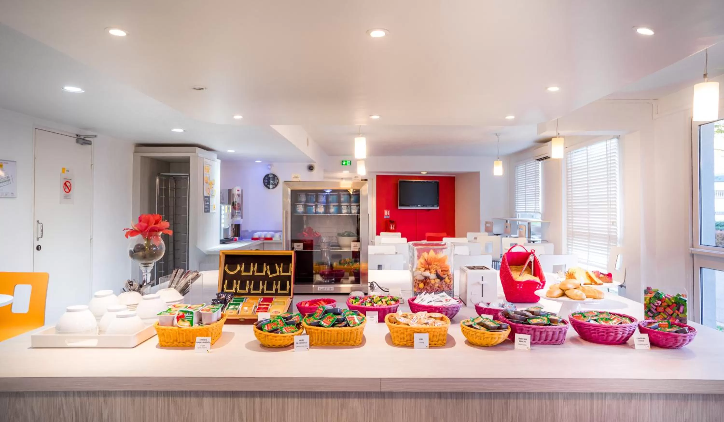 Buffet breakfast in Première Classe Rosny Sous Bois