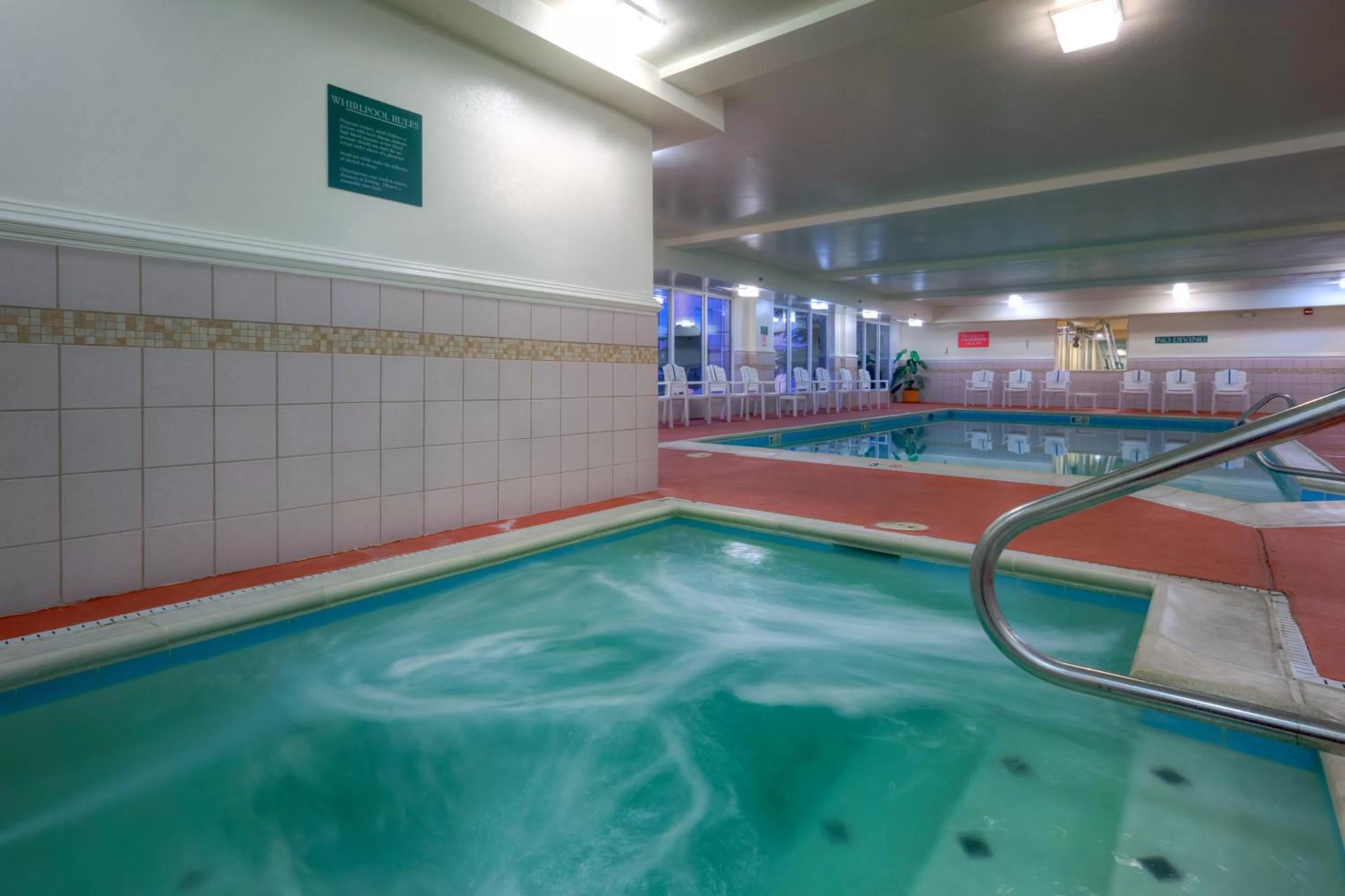 Swimming pool in Country Inn & Suites by Radisson, Chester, VA