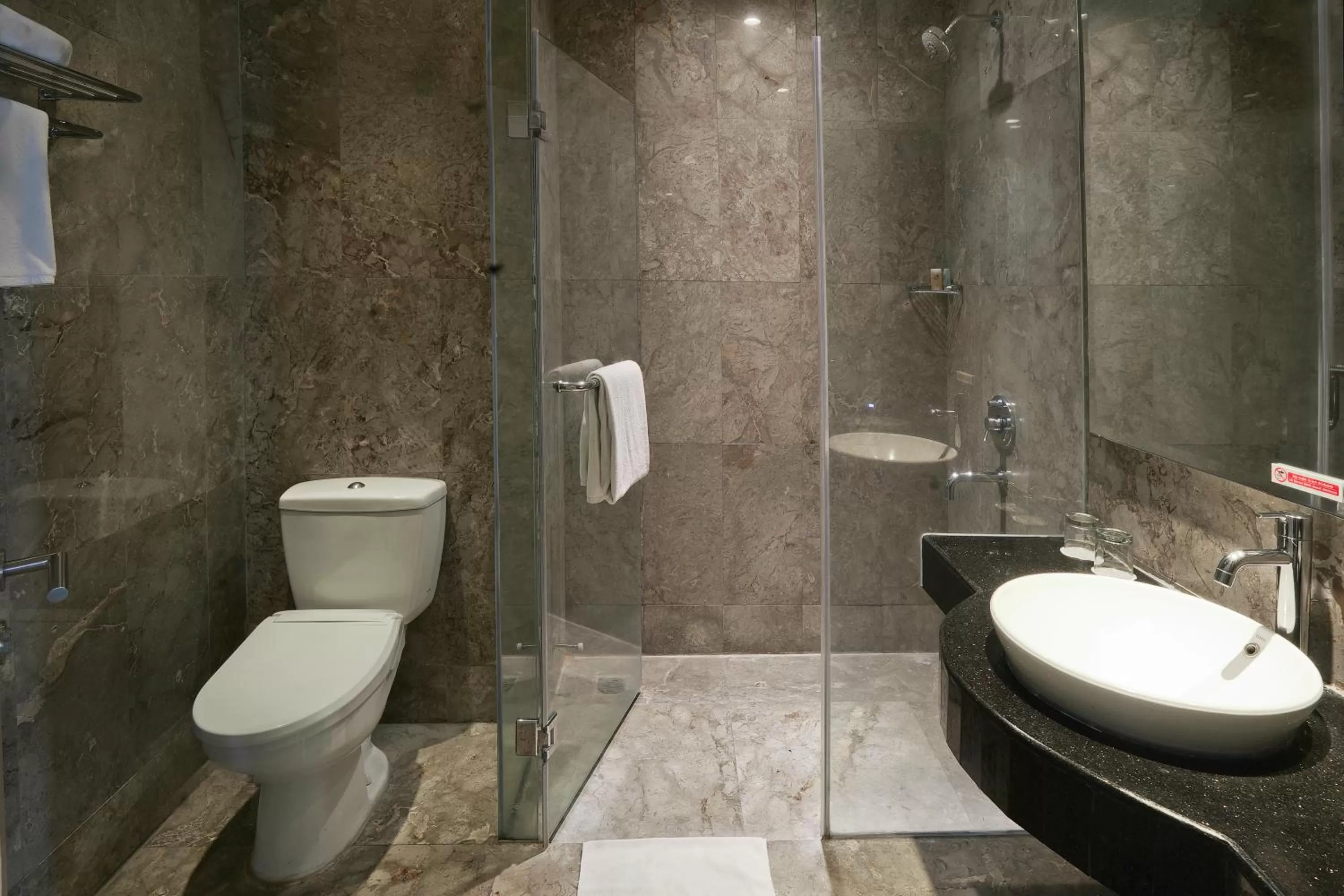 Bathroom in Swiss-Belhotel Lampung