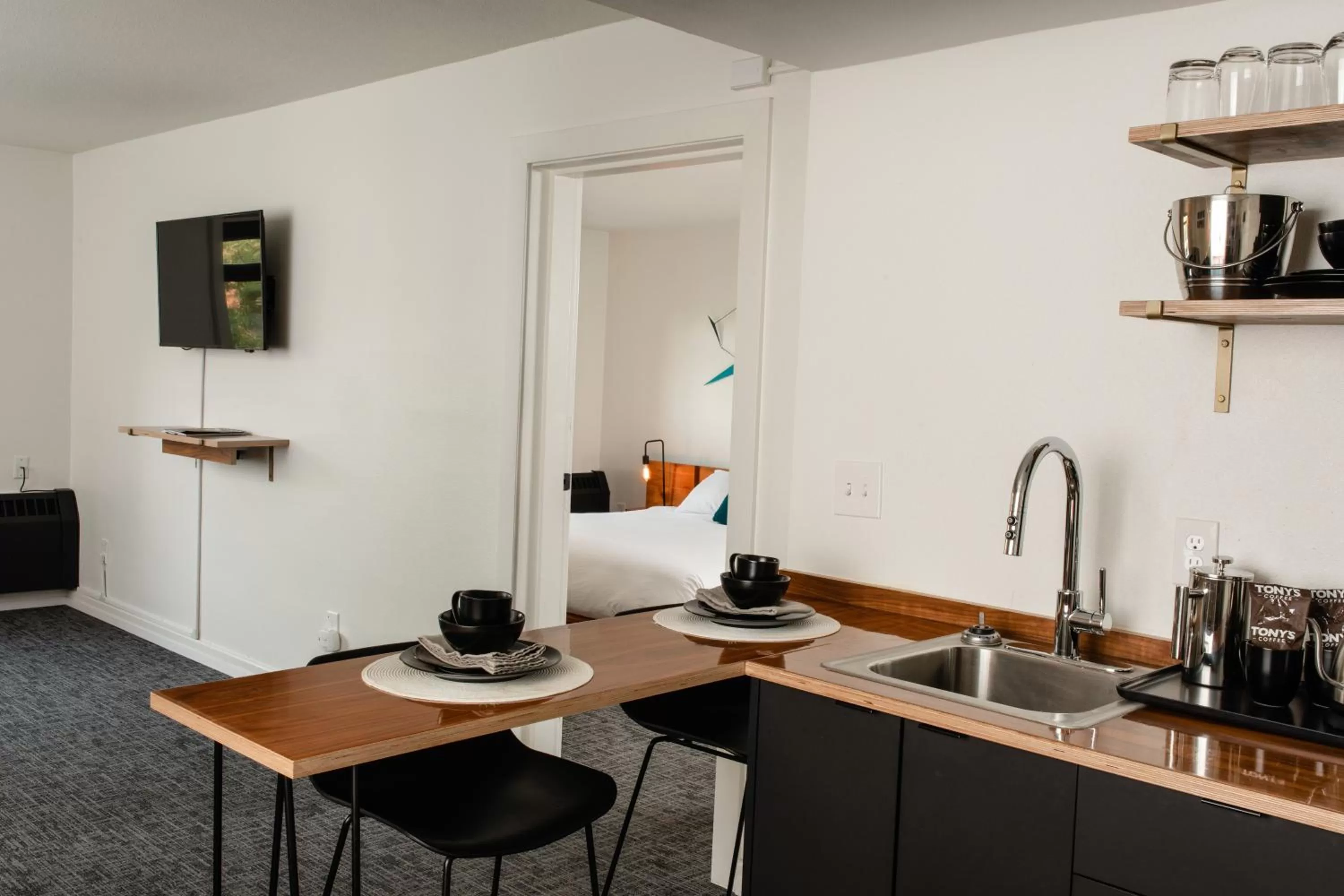 Dining area in Hotel Leo