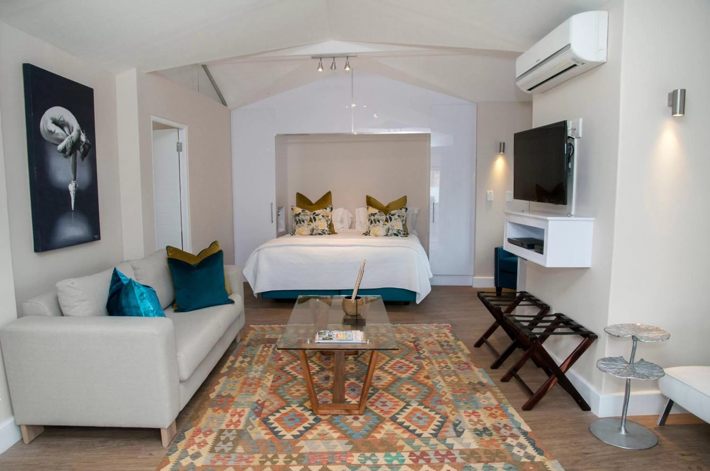 Seating area, Bed in Turbine Hotel & Spa