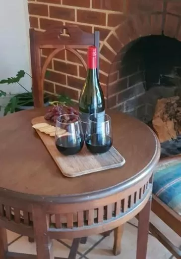 Drinks in Mundaring Weir Hotel