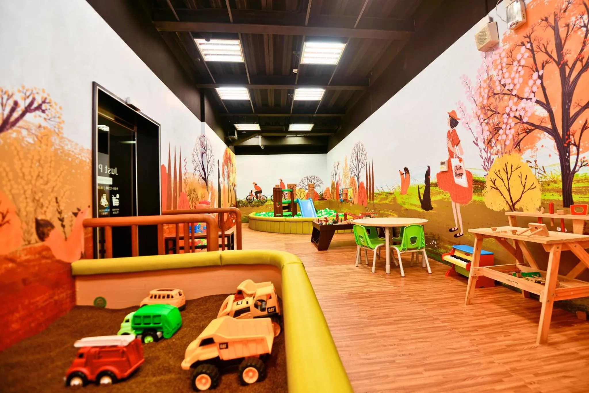 Children play ground in Just Sleep Hualien ZhongZheng