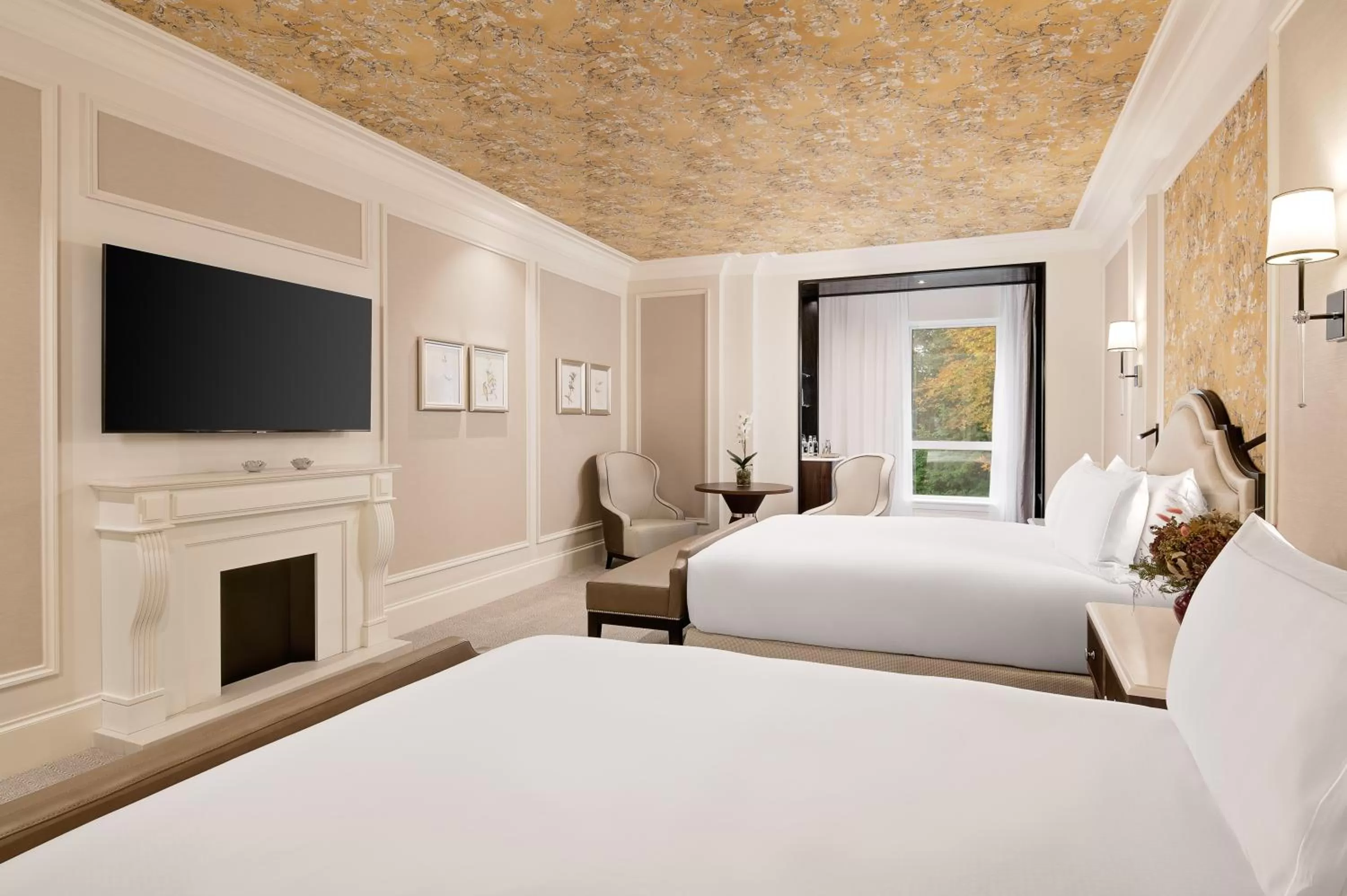 Bedroom, Bed in Fairmont Windsor Park