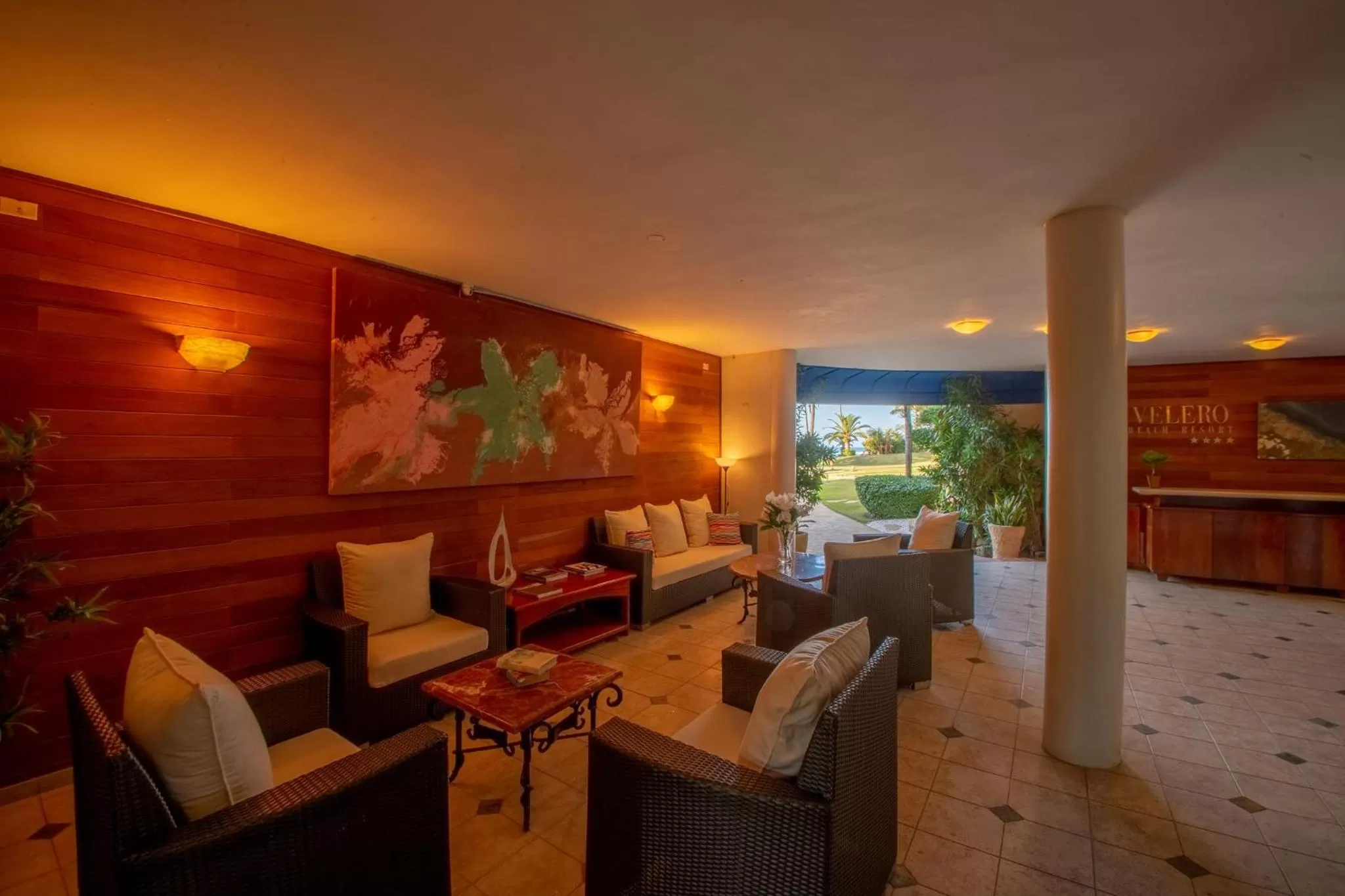 Living room in Velero Beach Resort