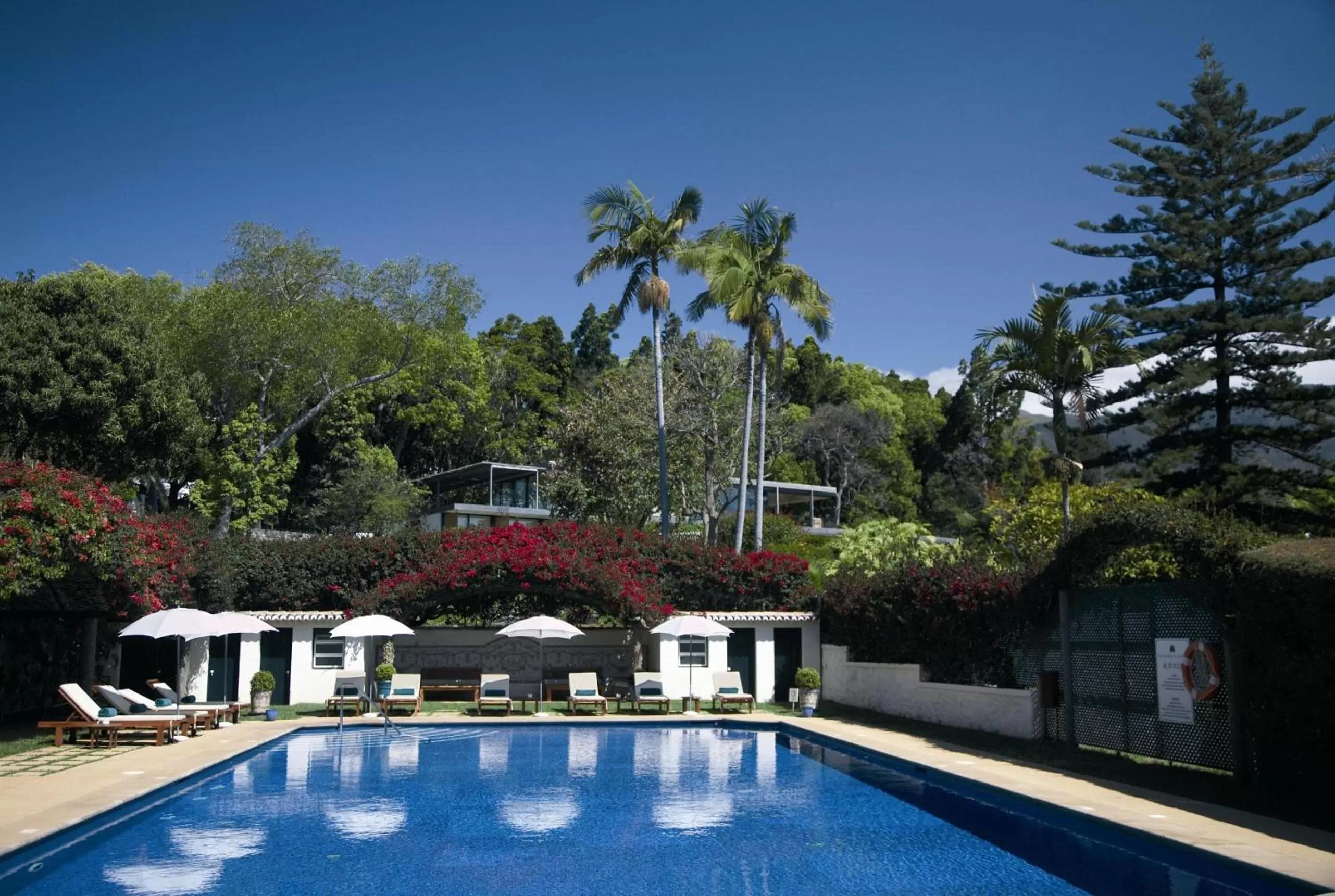 Swimming pool in Quinta da Casa Branca - Small Luxury Hotels of the World