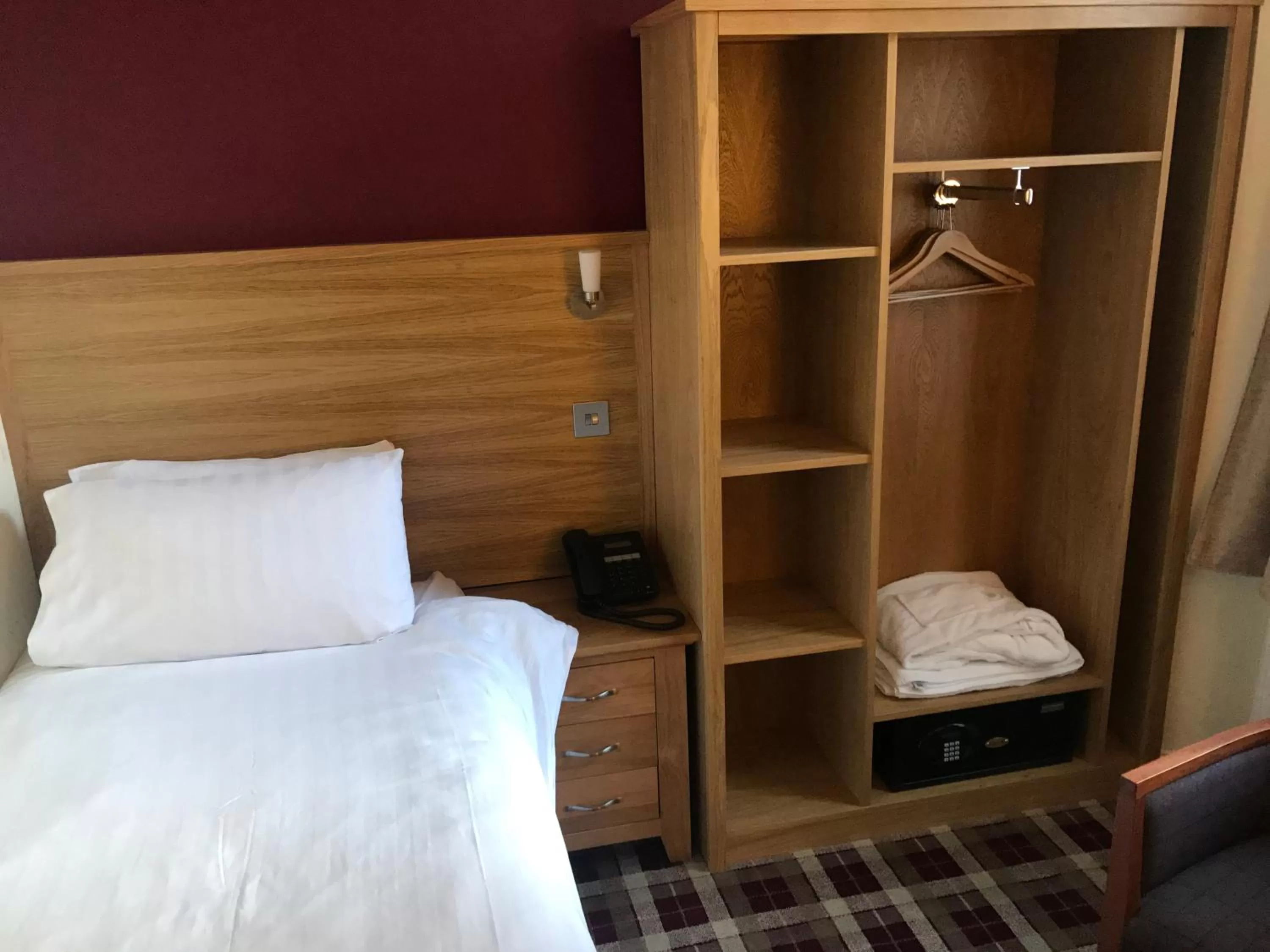 Photo of the whole room, Bed in 19th Hole Hotel, Carnoustie