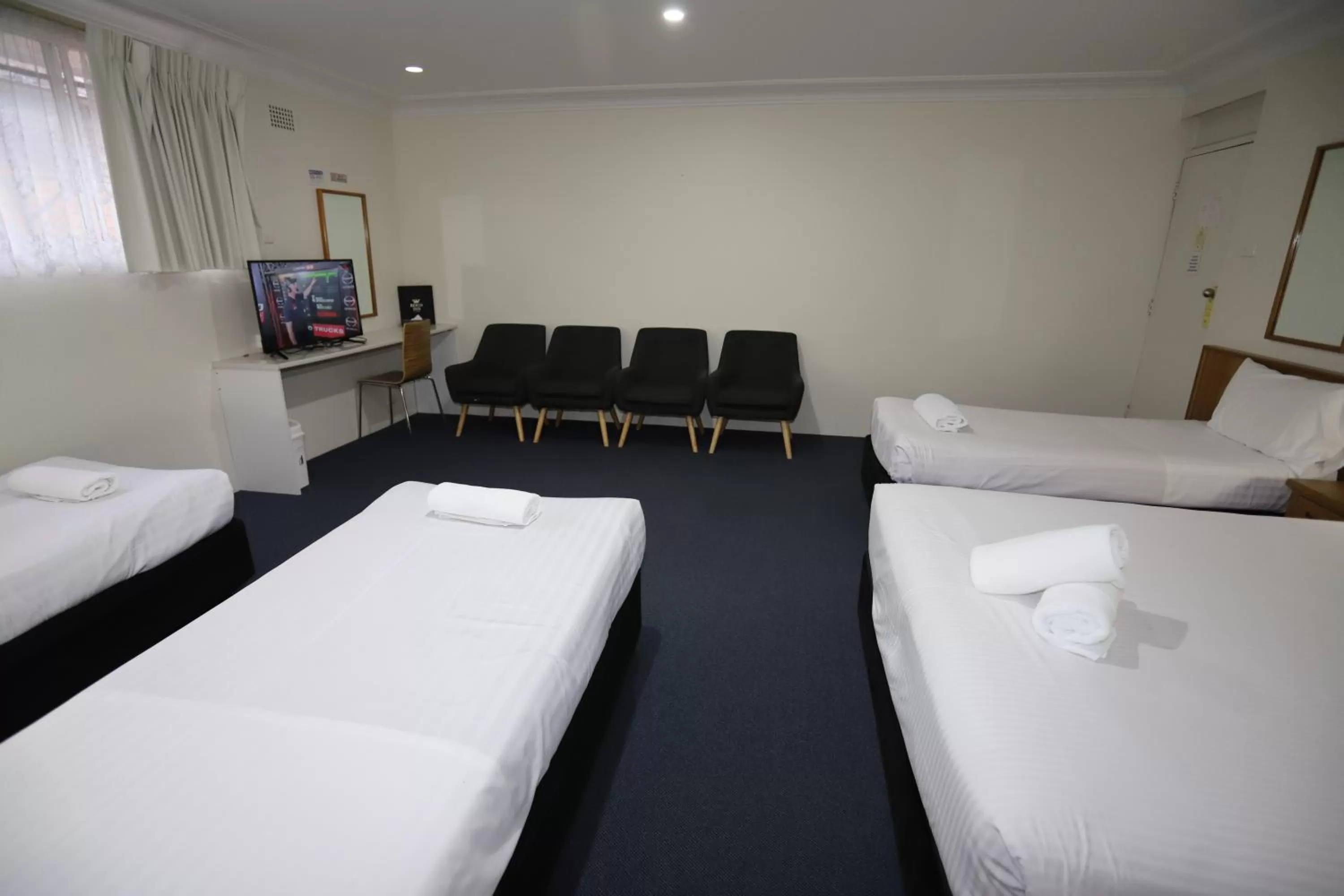 Bed in Reign Inn Newcastle