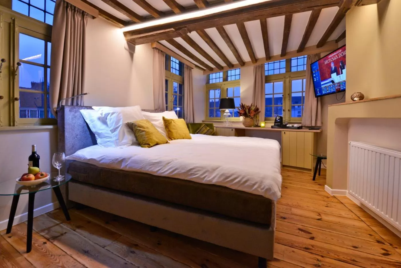 Bed in Rooms With A View