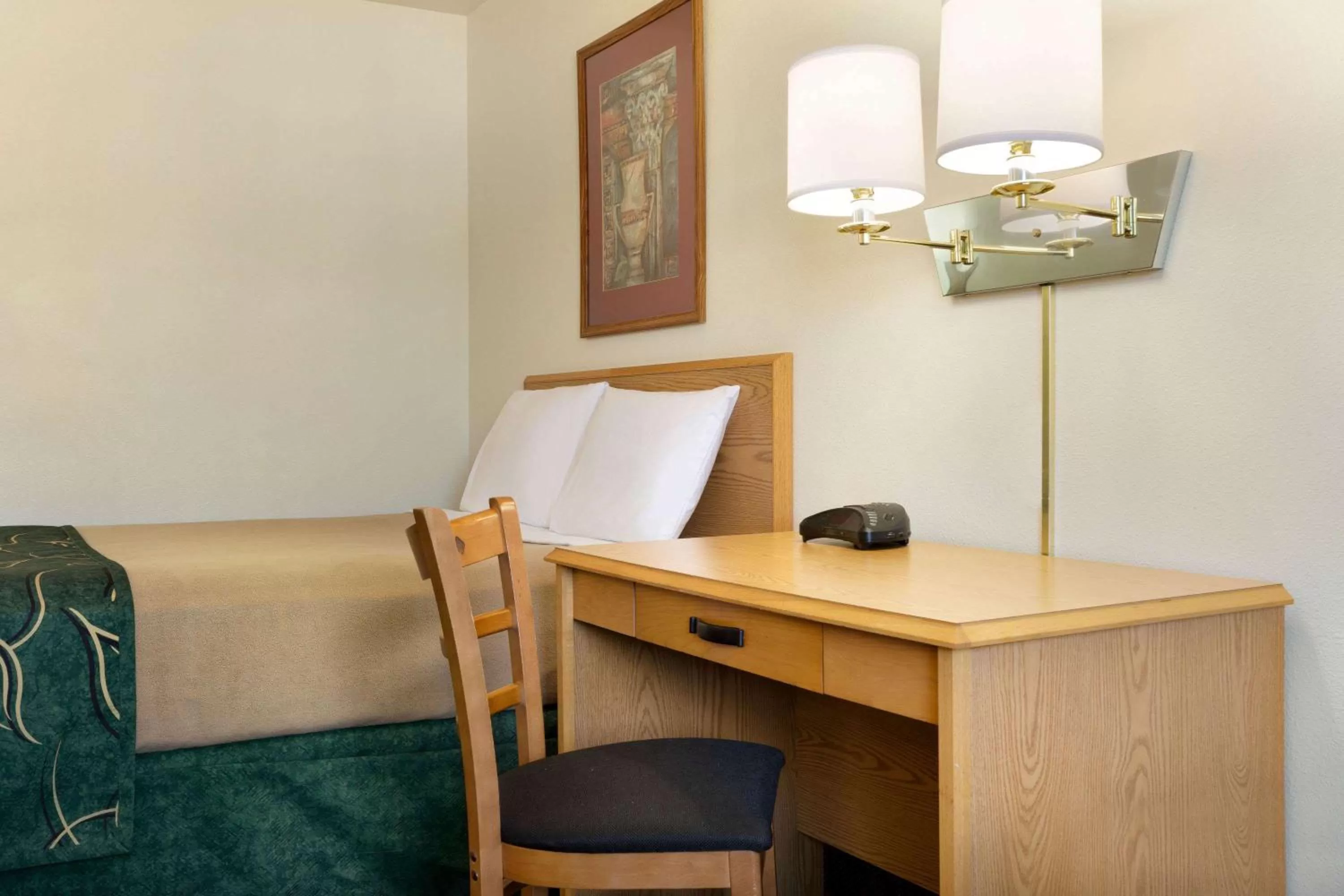 Photo of the whole room in Travelodge by Wyndham Yampa