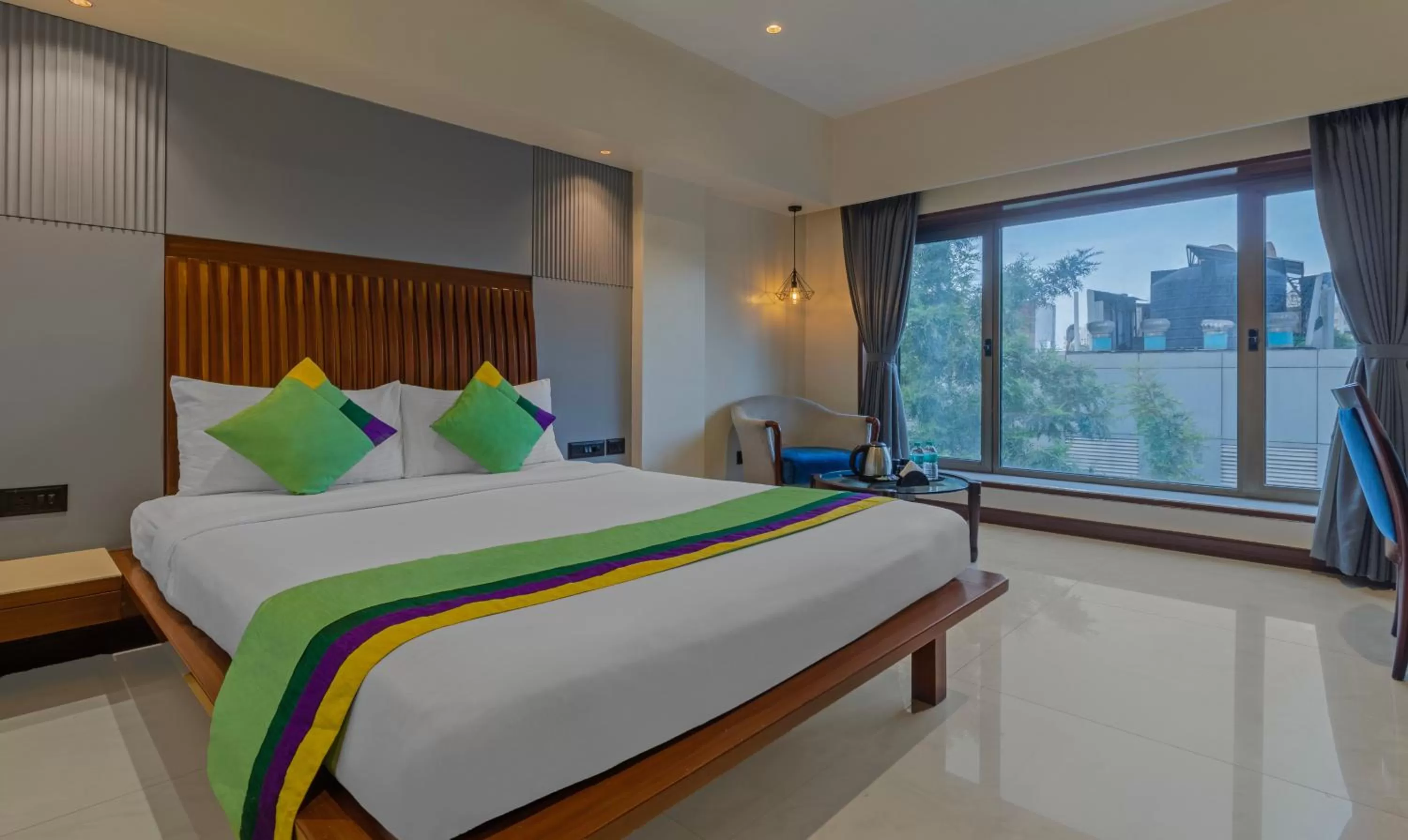 Bedroom, Bed in Treebo Regency - Bund Garden, Dhole Patil Road