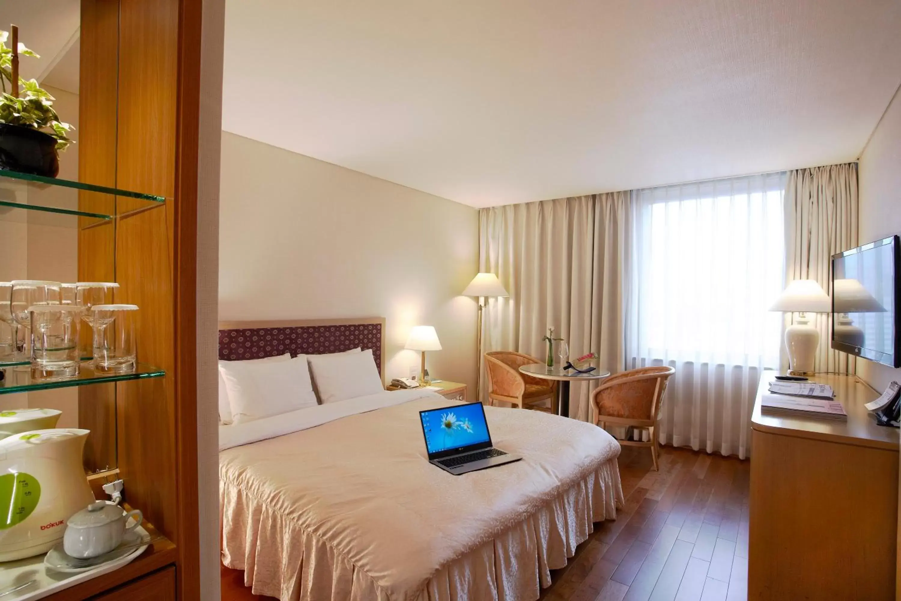 Standard Double Room with Bath in Sejong Hotel Seoul Myeongdong Standard Double Room with Bath in Sejong Hotel Seoul Myeongdong