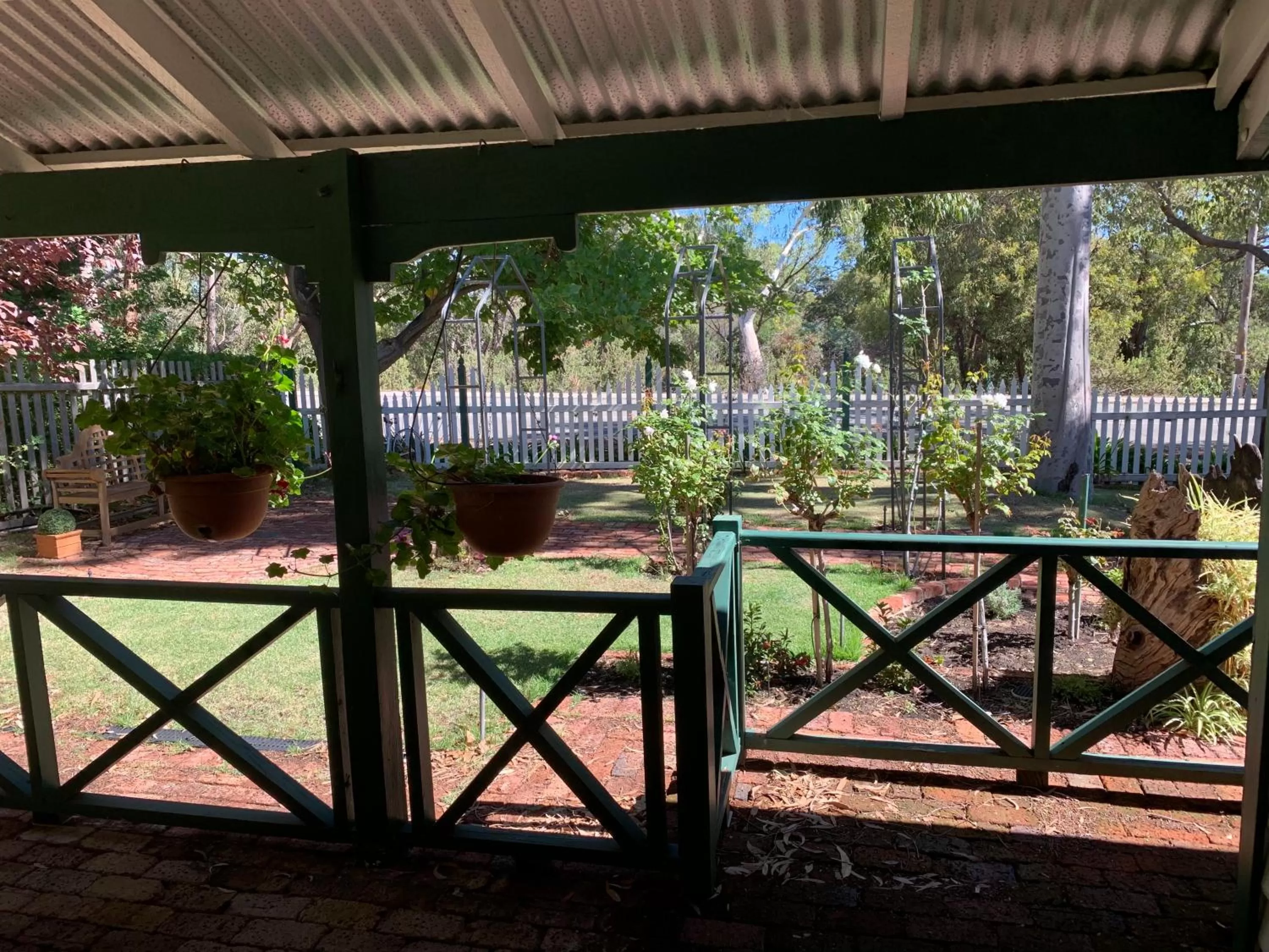 Garden in Rosebridge House Bed & Breakfast Adult Retreat