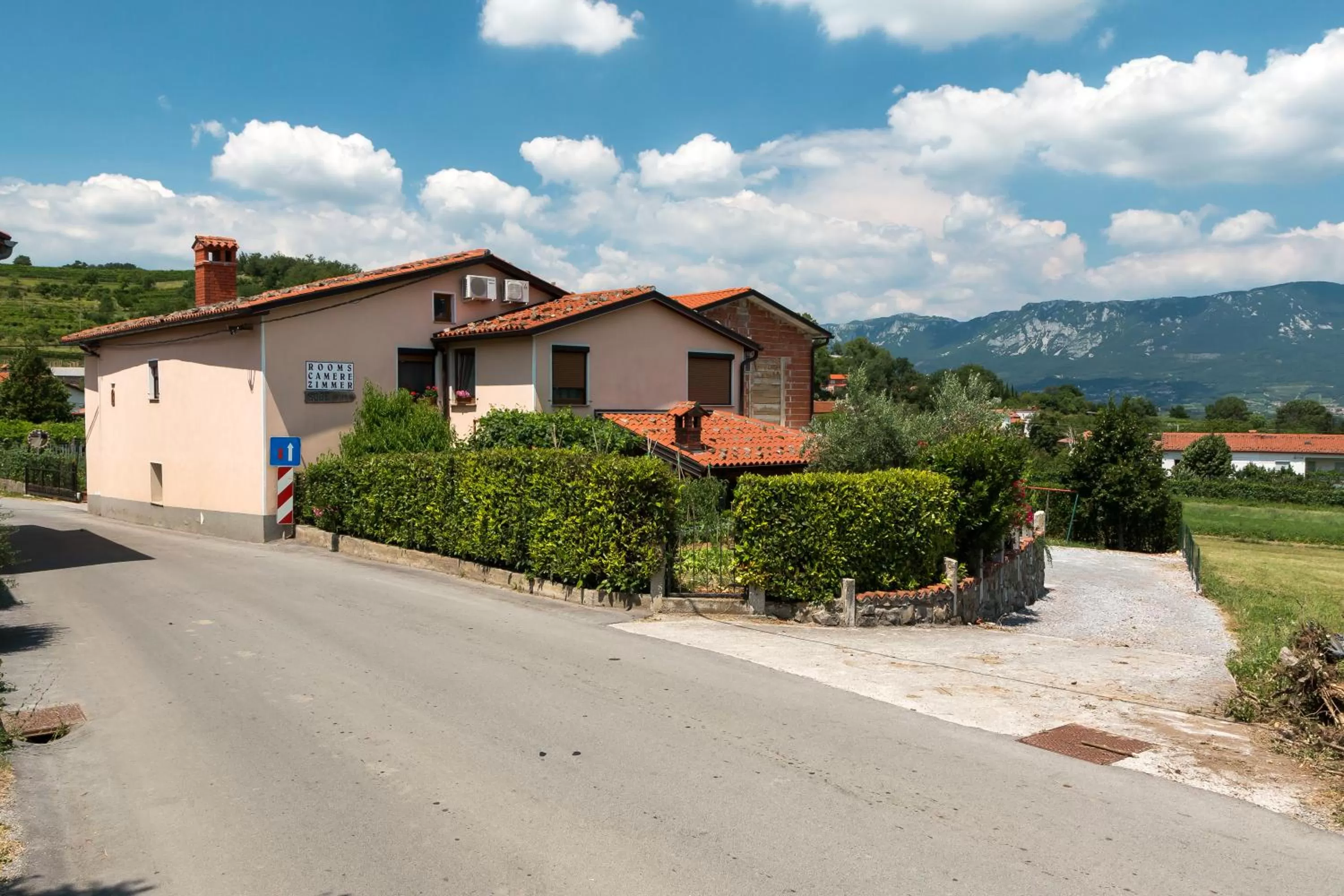 Property Building in Sobe in apartma Pilih