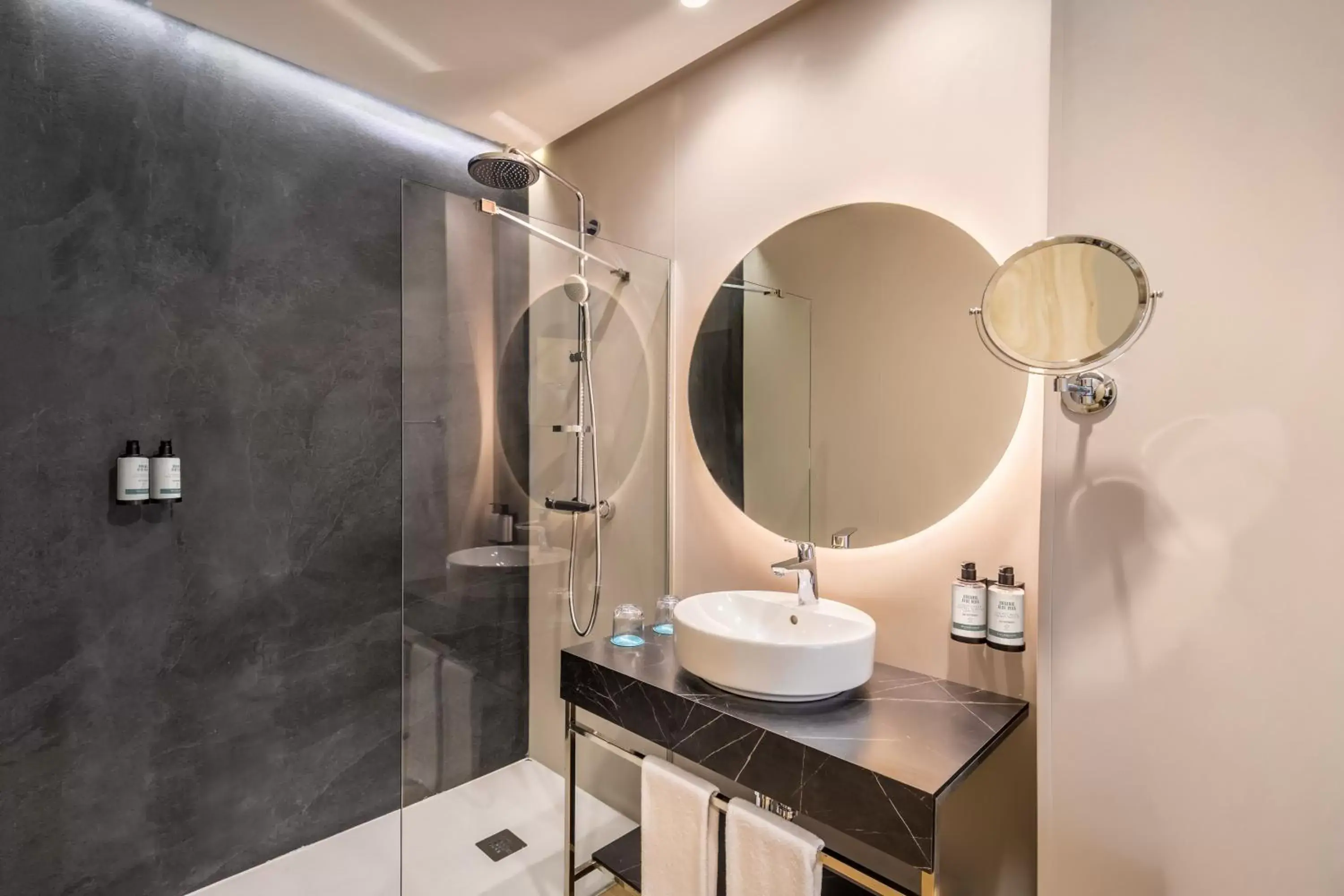 Superior Double Room in Occidental Sevilla Viapol Superior Double Room in Occidental Sevilla Viapol