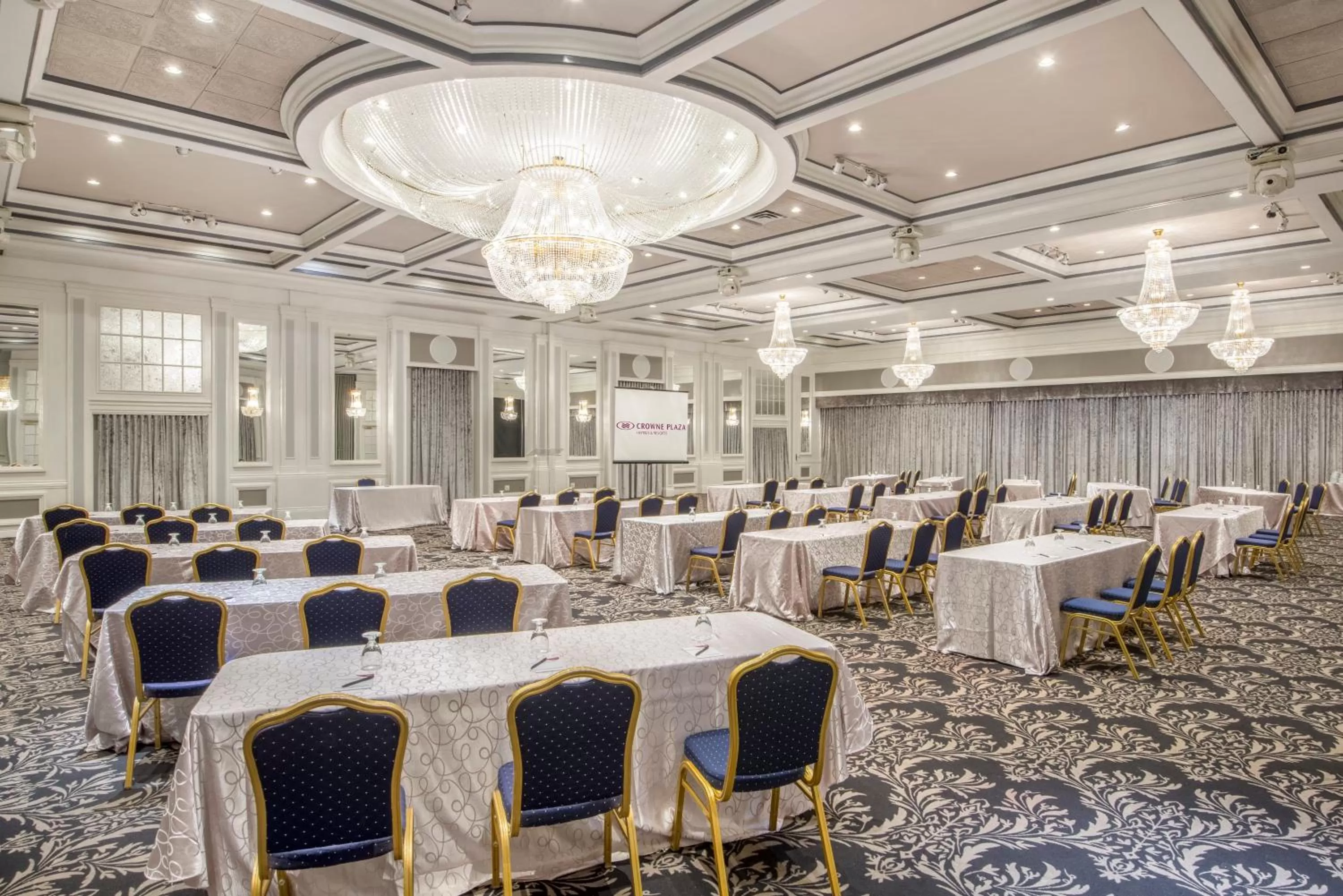 Meeting/conference room in Armon Plaza Montreal Airpt, Trademark Collection by Wyndham