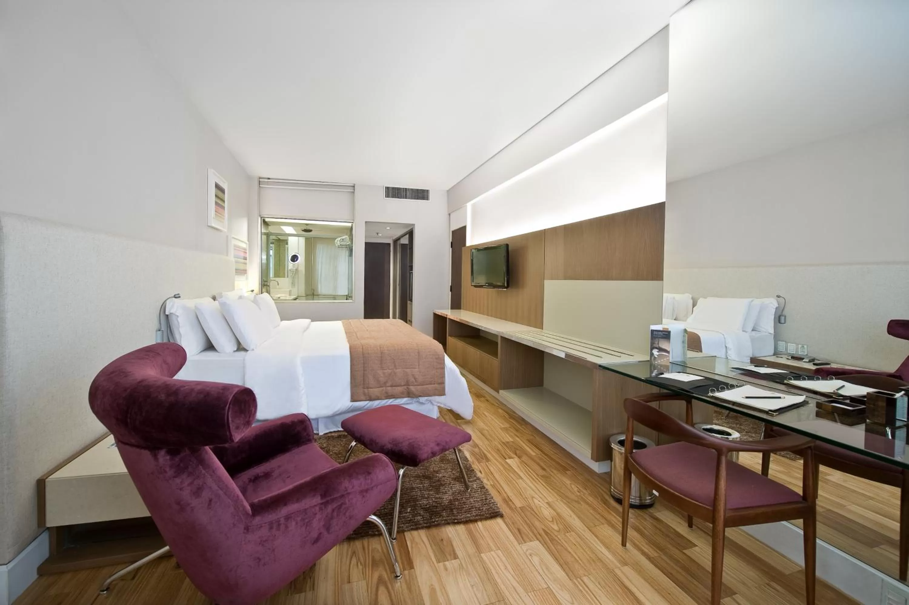 Photo of the whole room, Bed in Hotel Gran Marquise