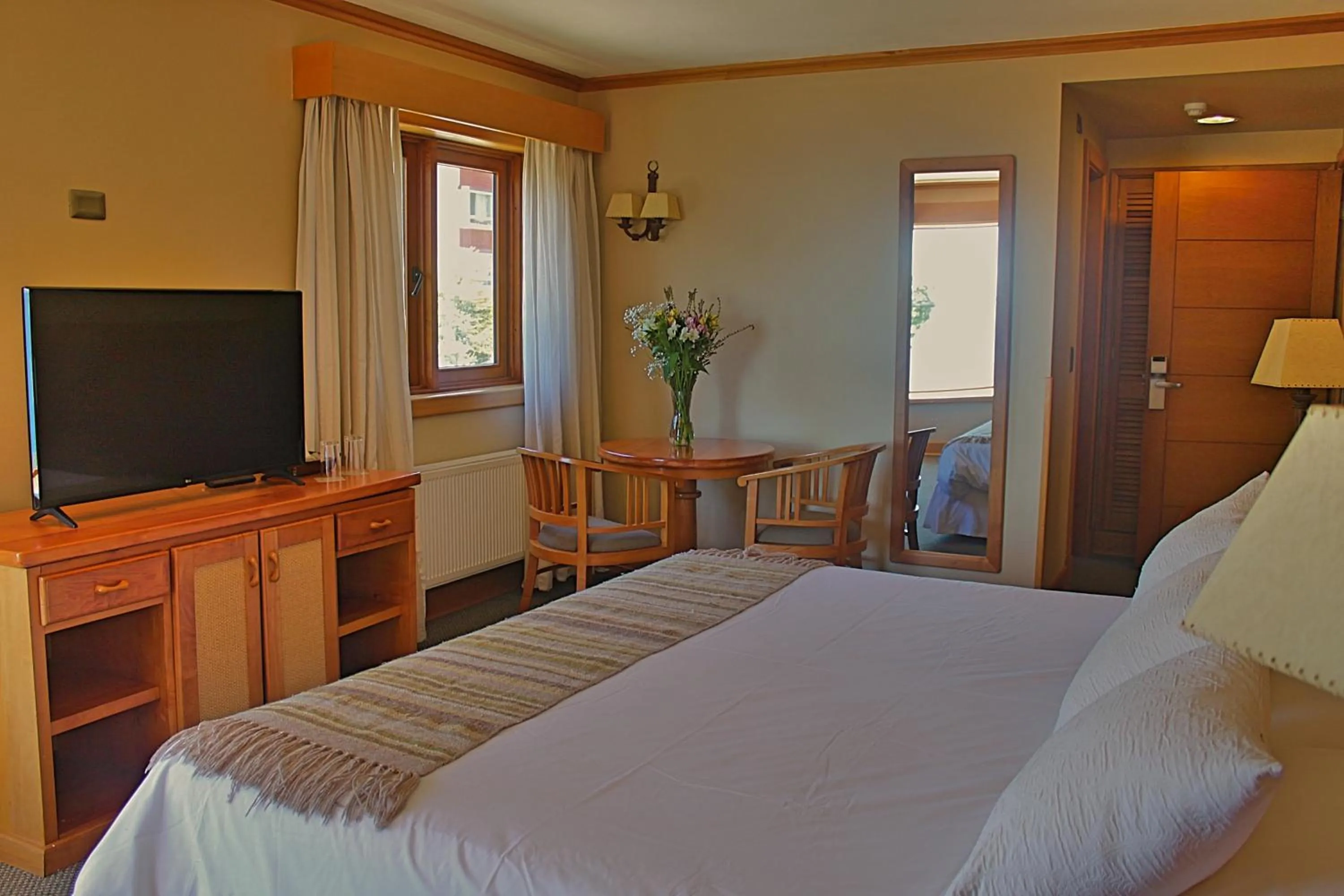 Photo of the whole room, Bed in Hotel Puelche