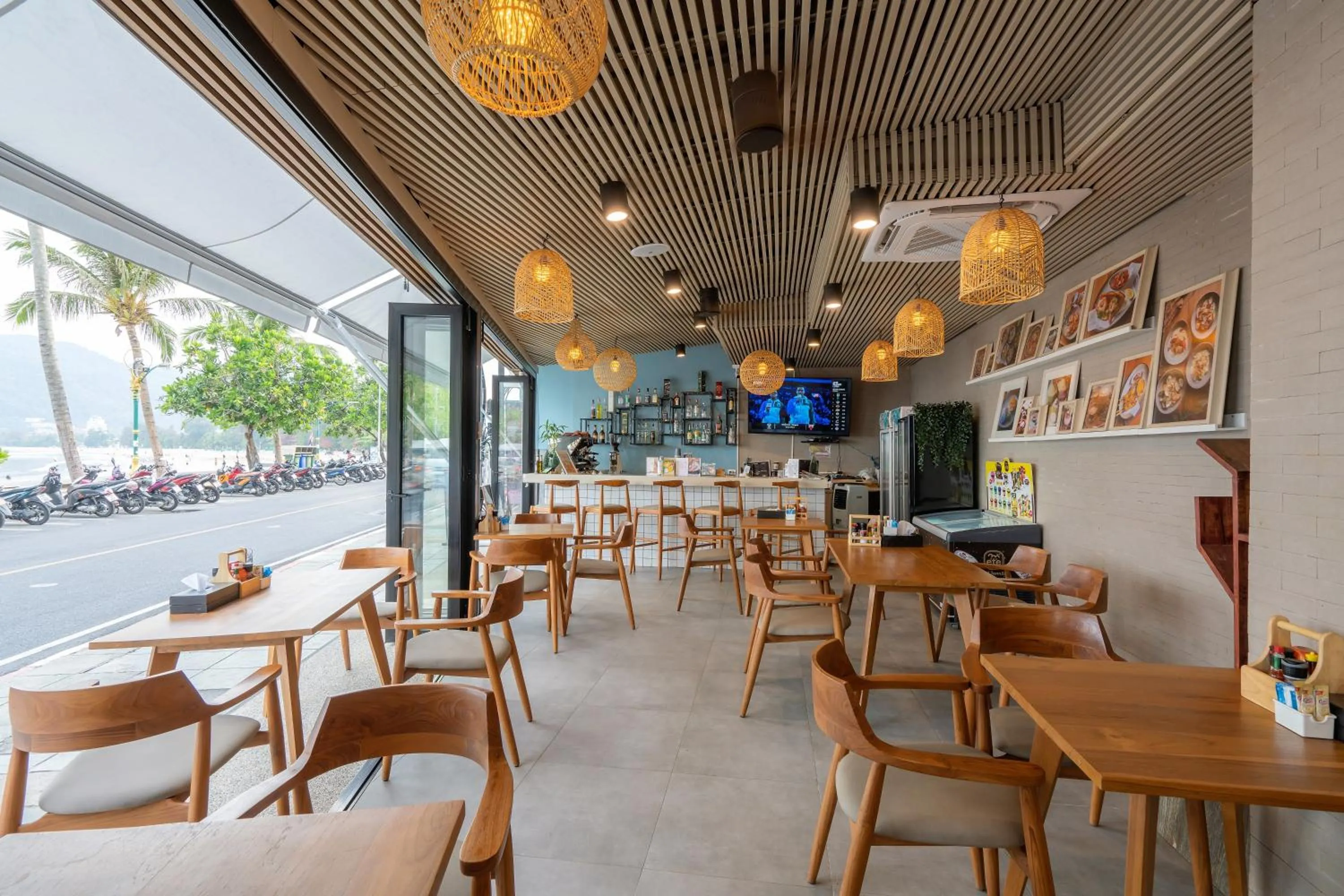 Restaurant/places to eat in Patong Signature Boutique Hotel