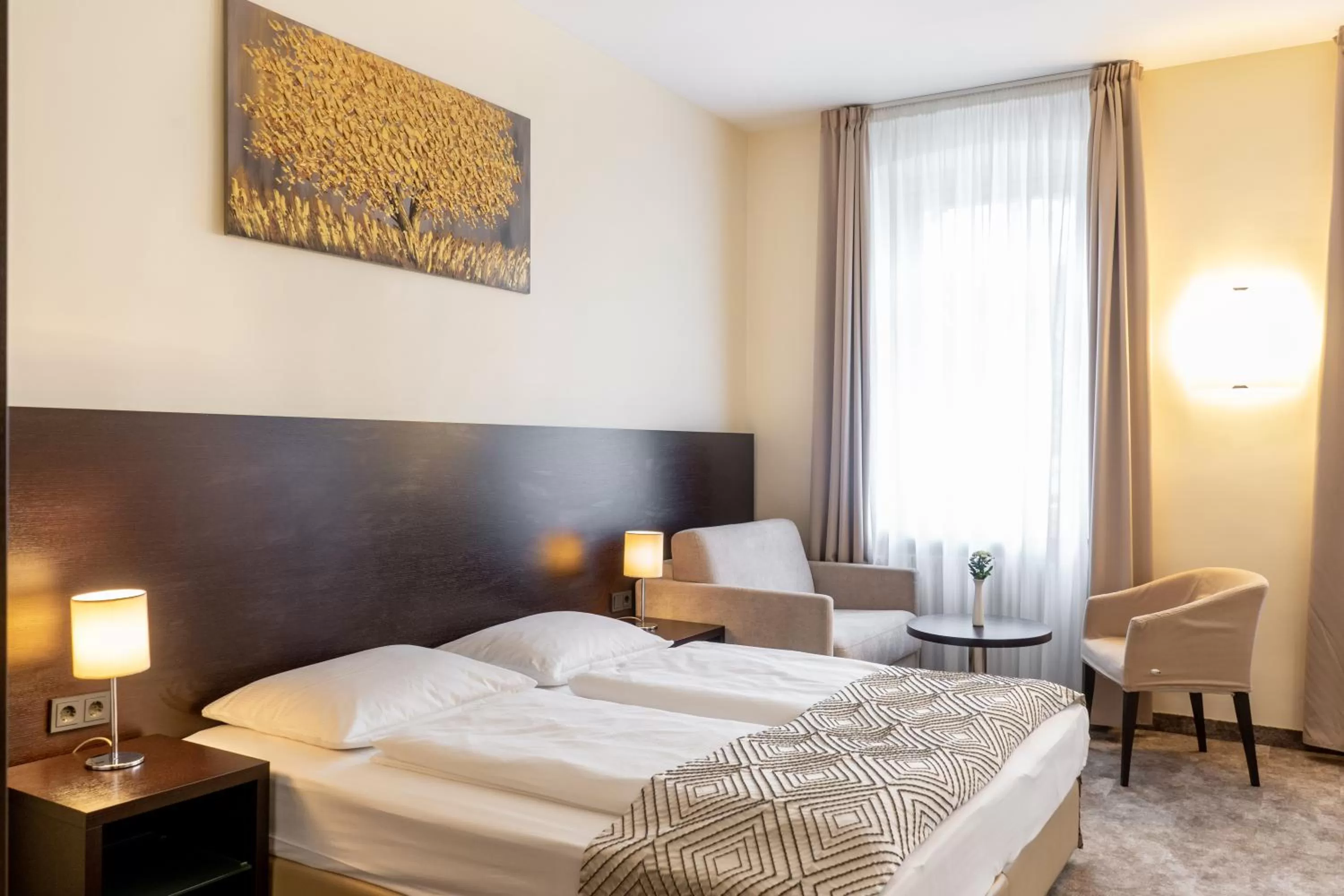 Staff, Bed in Galerie Hotel