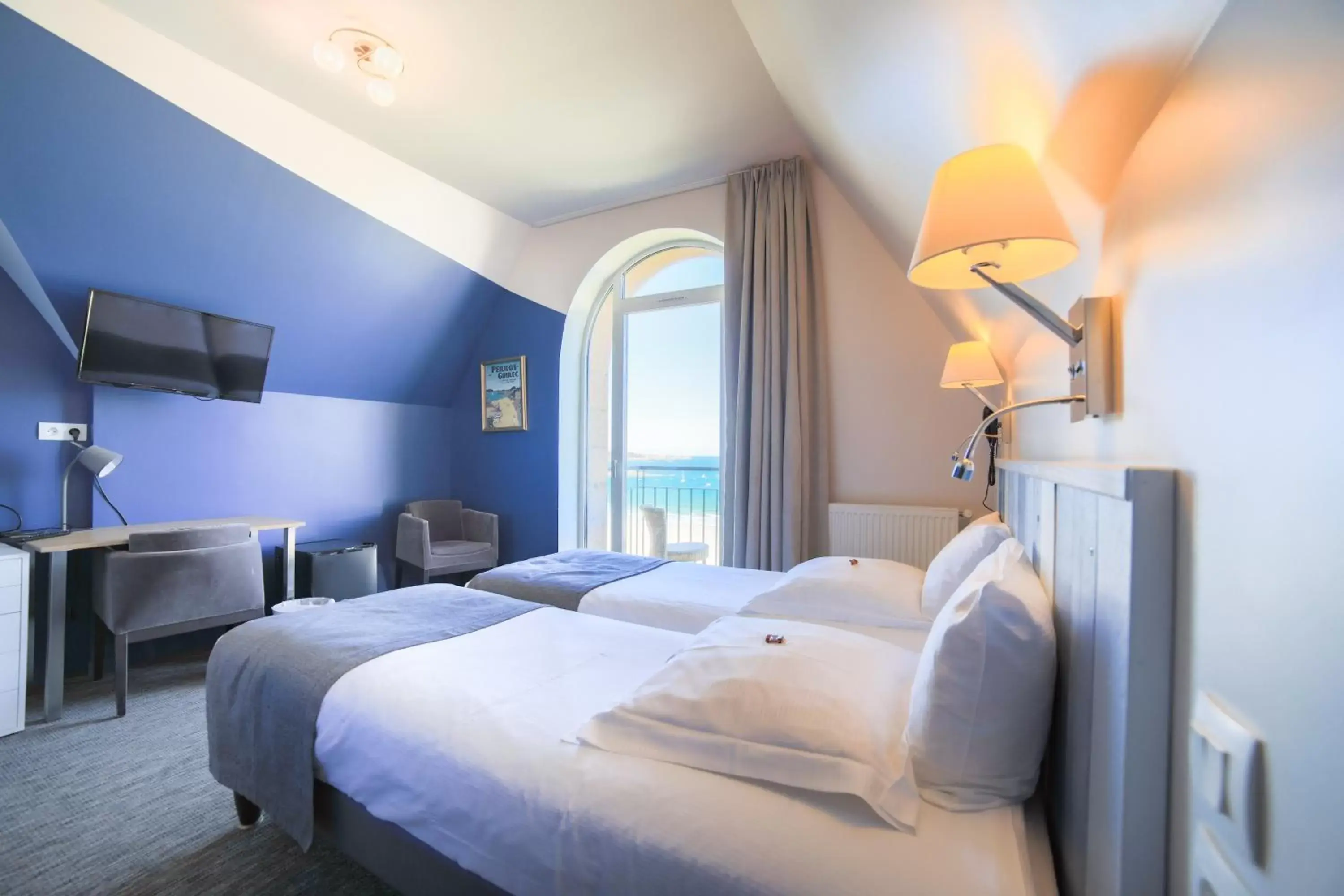 Twin Room with Sea View in Logis Hôtel Ker Mor Twin Room with Sea View in Logis Hôtel Ker Mor