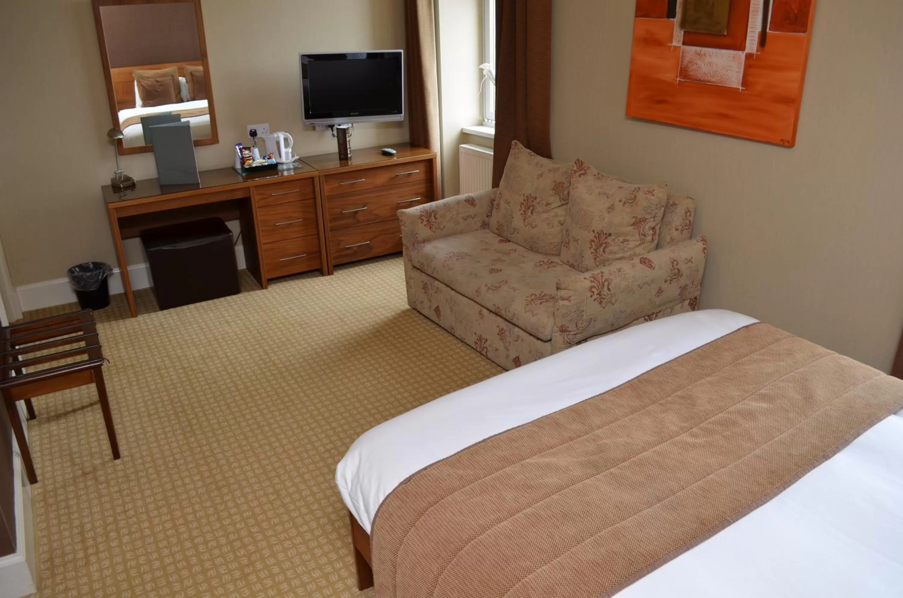 TV and multimedia, Bed in Royal Hotel