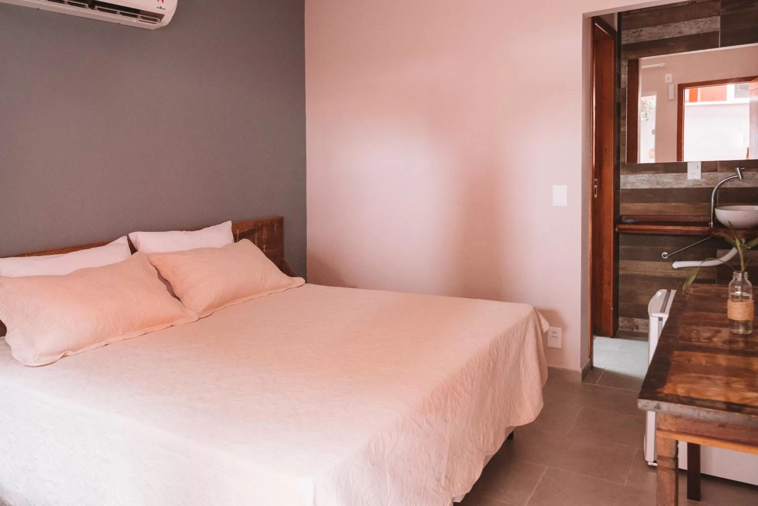 Bedroom, Bed in Pousada Moquirido