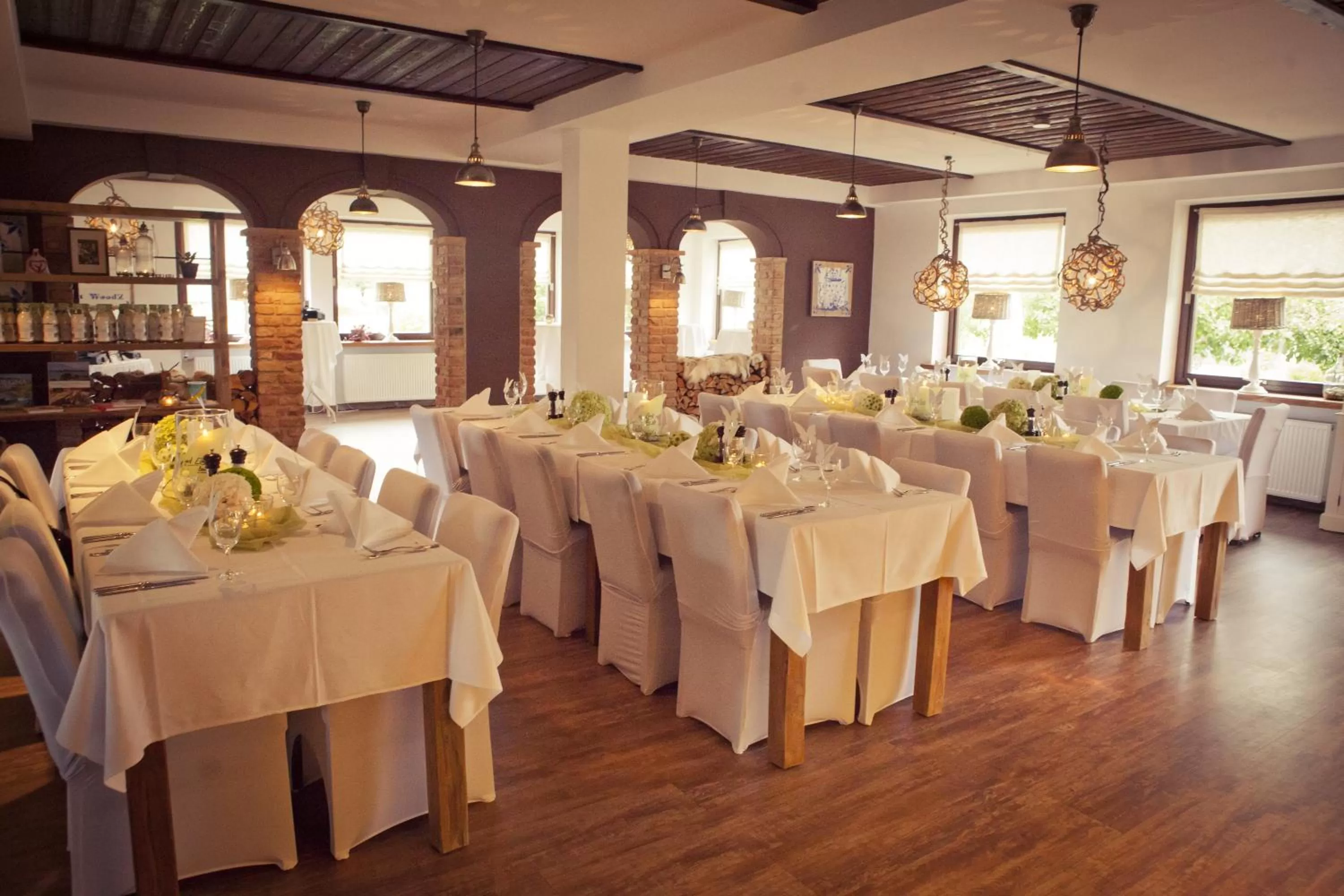 Restaurant/places to eat in Alpinhotel INzeller