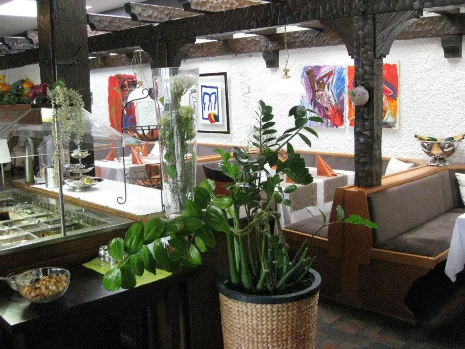 Restaurant/places to eat in Leuchtners an der Rennbahn