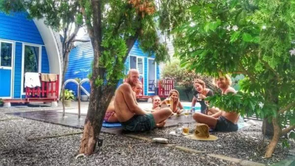 Airport A4 Transit Hub - Eco Chalets - FREE SHUTTLE SERVICE 24HRS