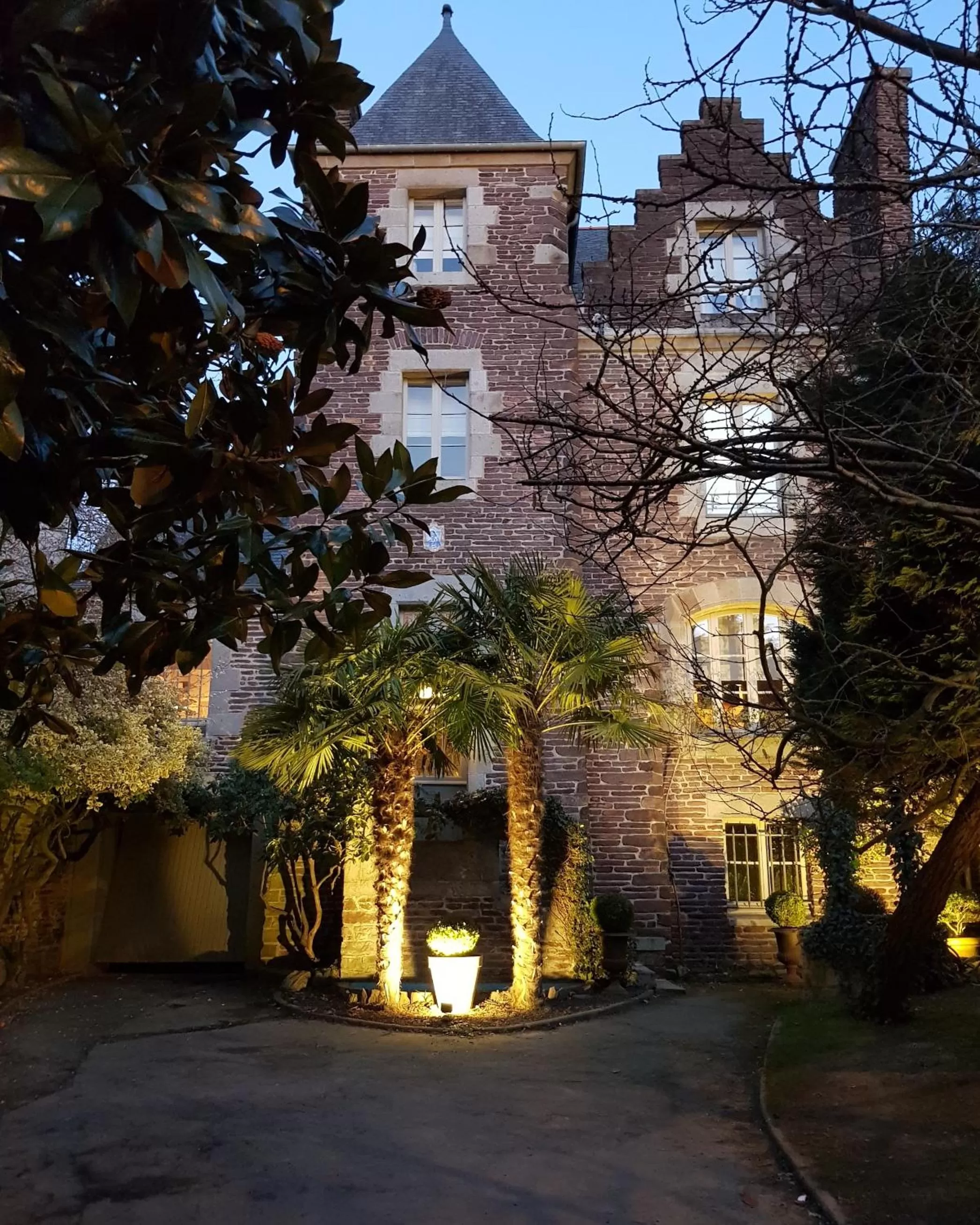 Staff in Castel Jolly