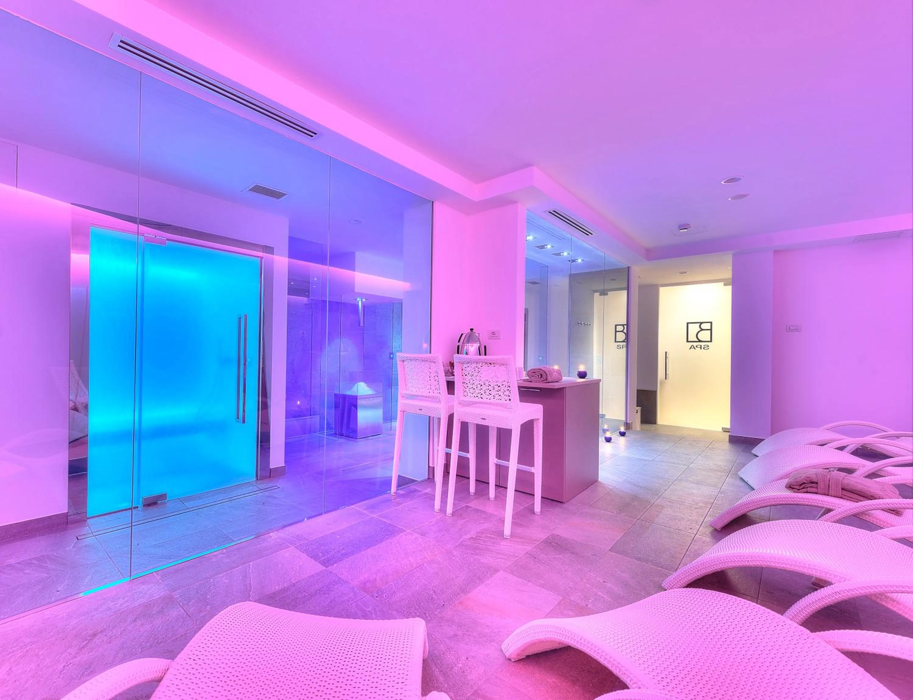 Spa and wellness centre/facilities in Bella Hotel & Restaurant with private dock for mooring boats