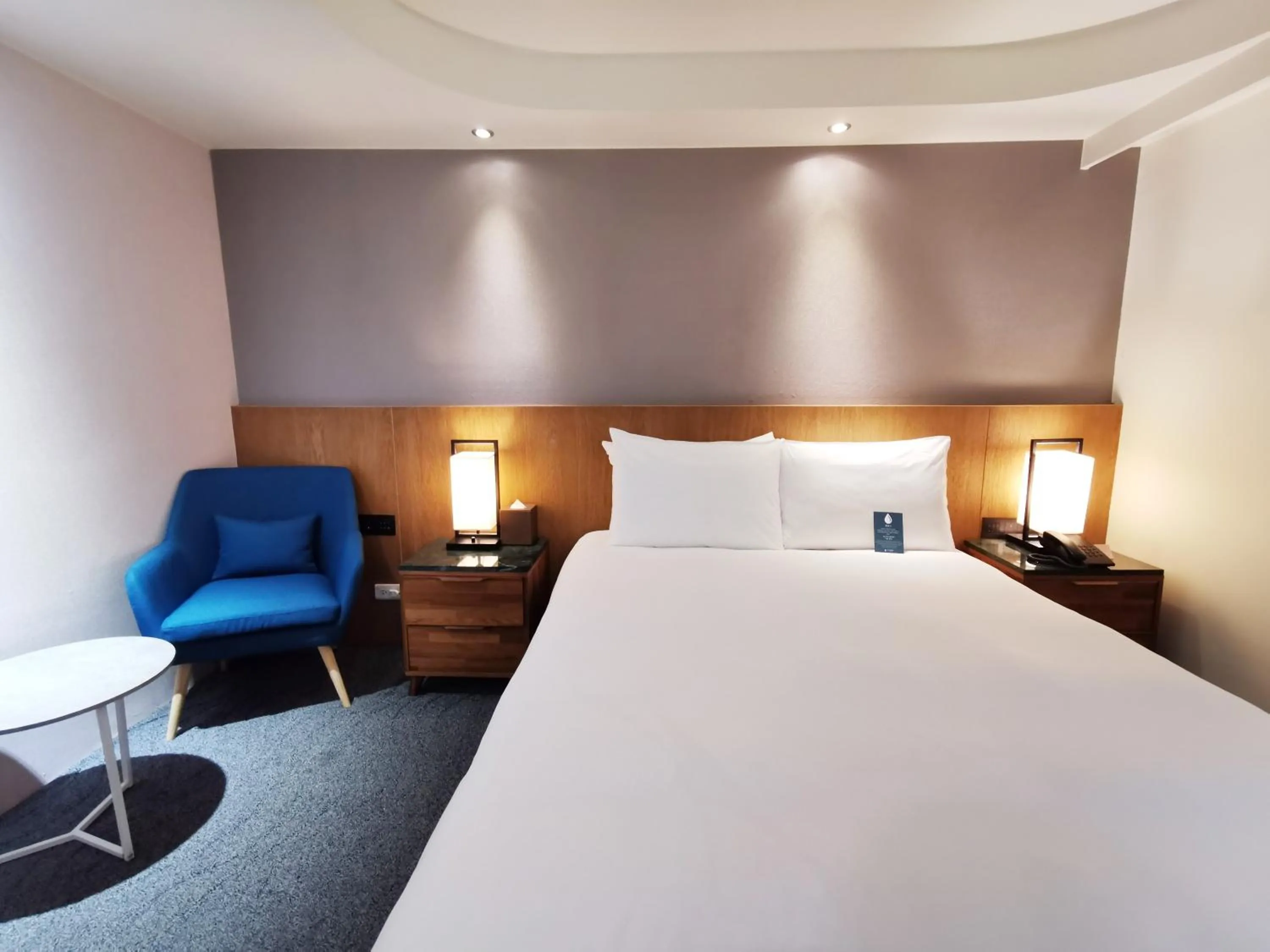 Photo of the whole room, Bed in Azure Hotel