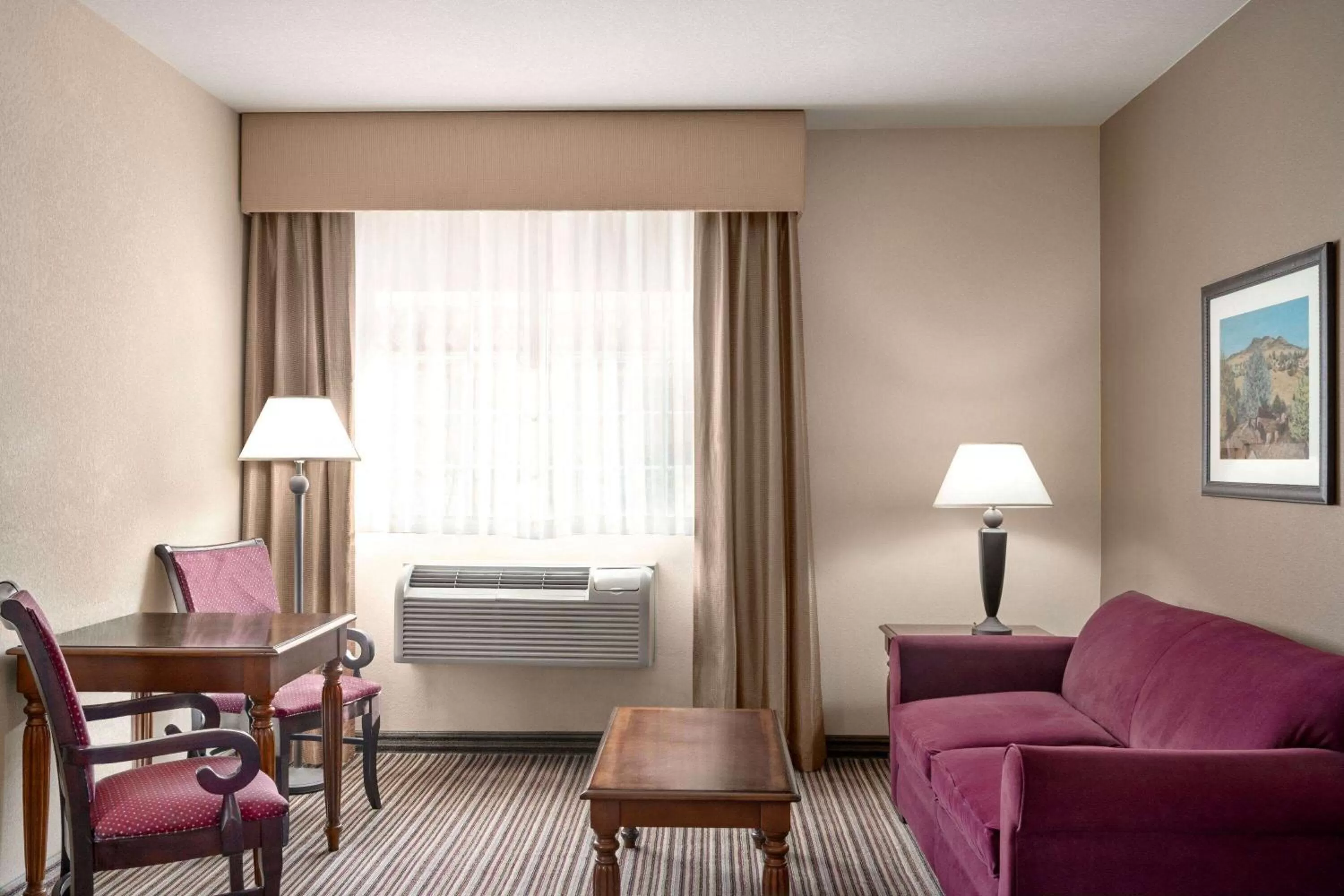 Photo of the whole room in La Quinta by Wyndham Trinidad