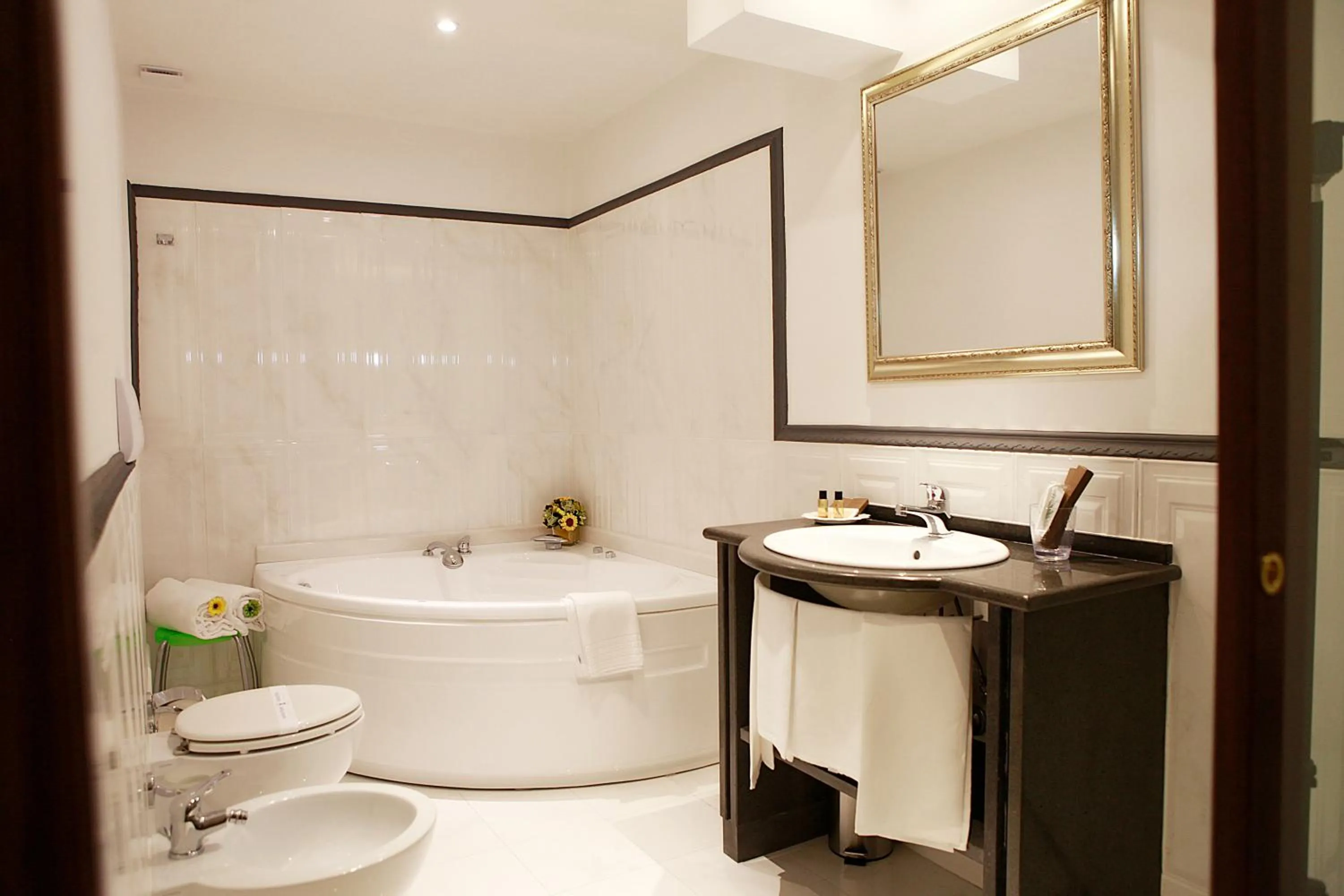 Bathroom in Hotel Lanfipe Palace