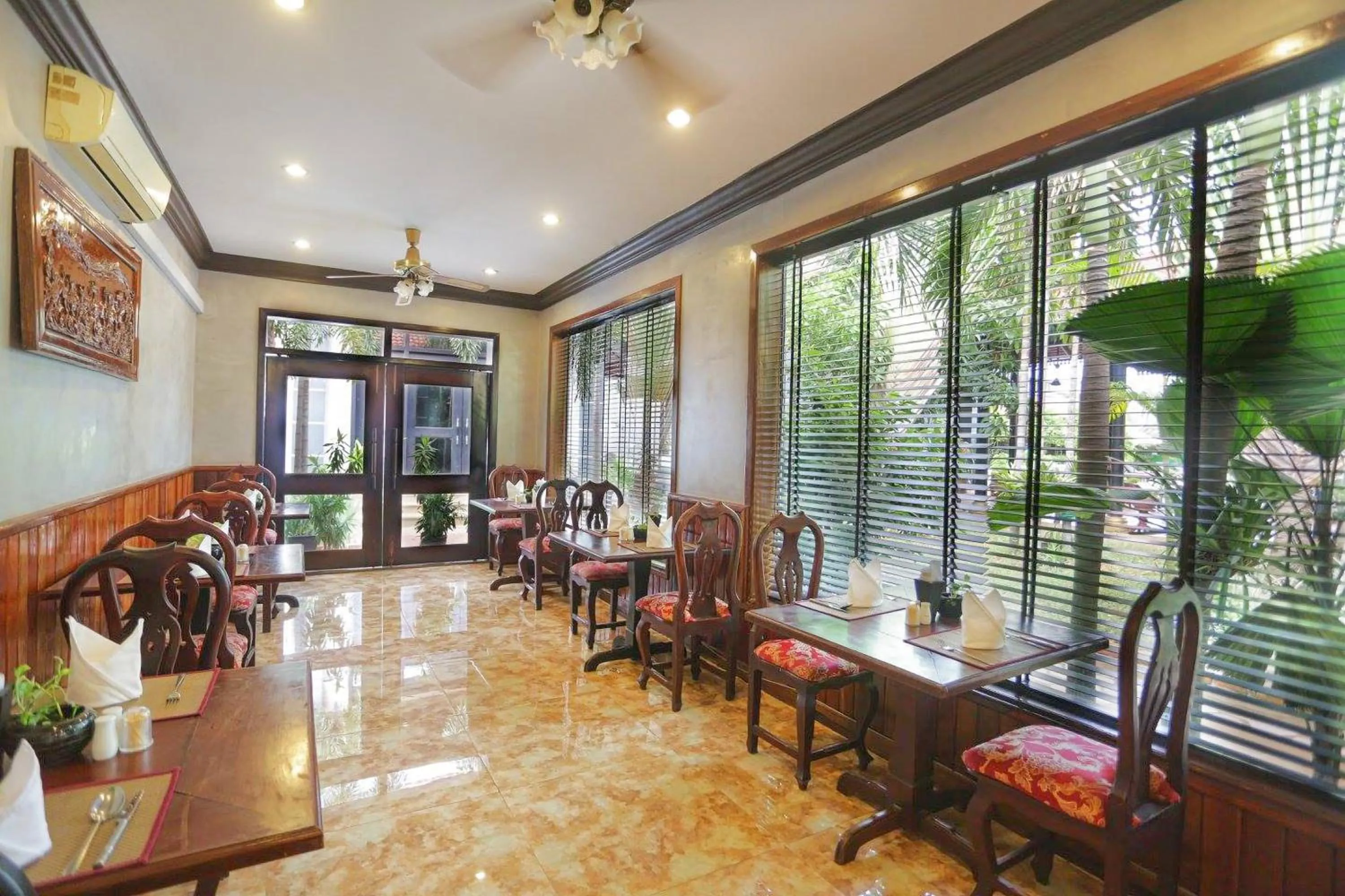 Restaurant/places to eat in Lucky Angkor Hotel & Spa