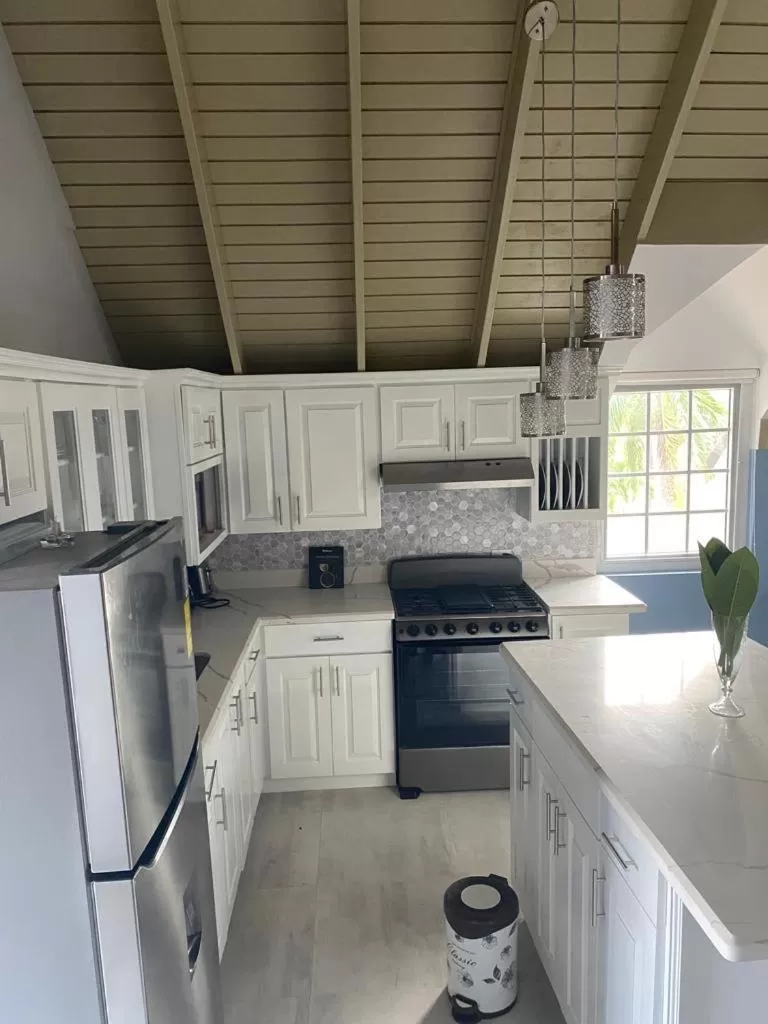 Kitchen or kitchenette in Seacastles by the beach/pool