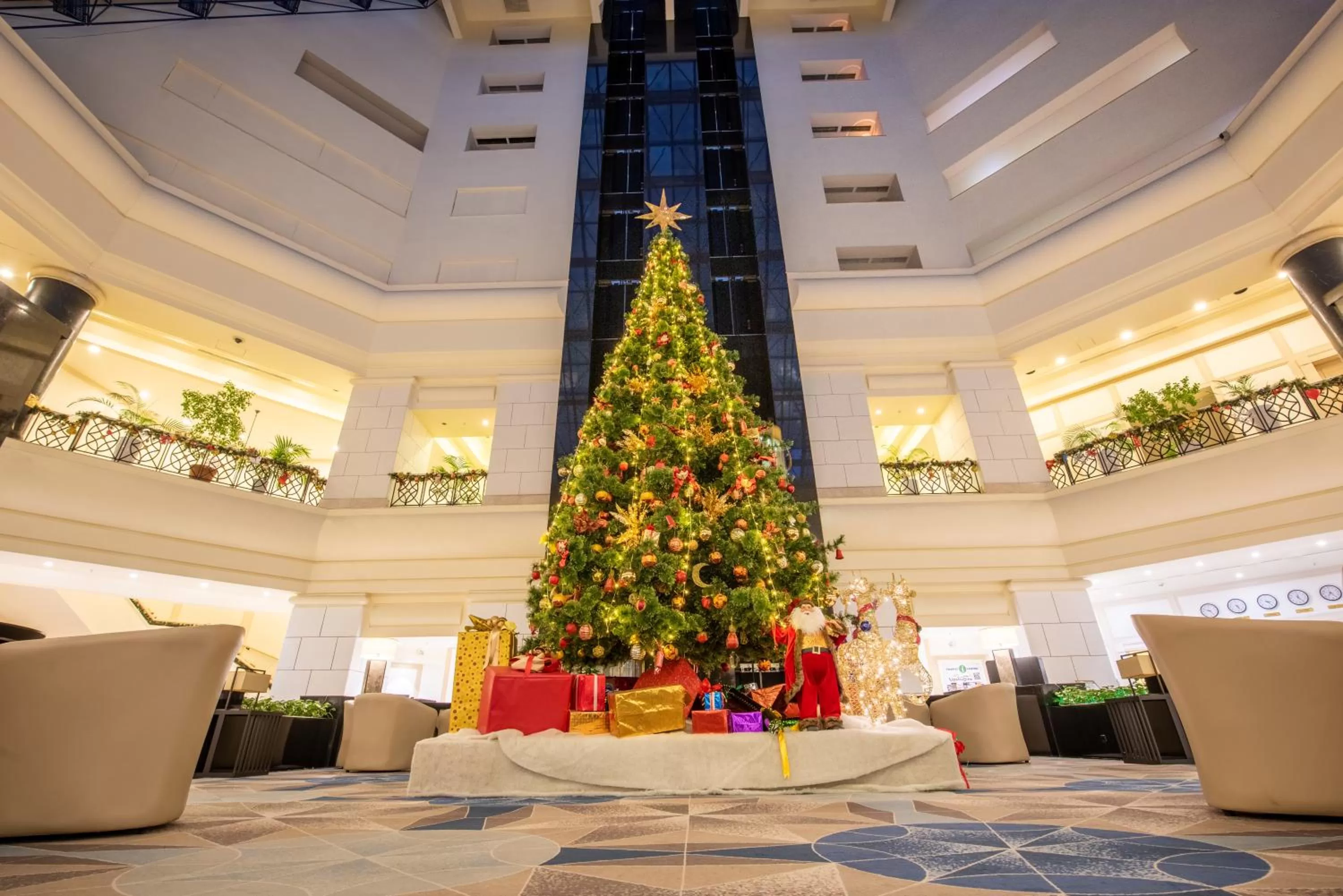 Lobby or reception in AZIMUT Grand Hotel Tashkent