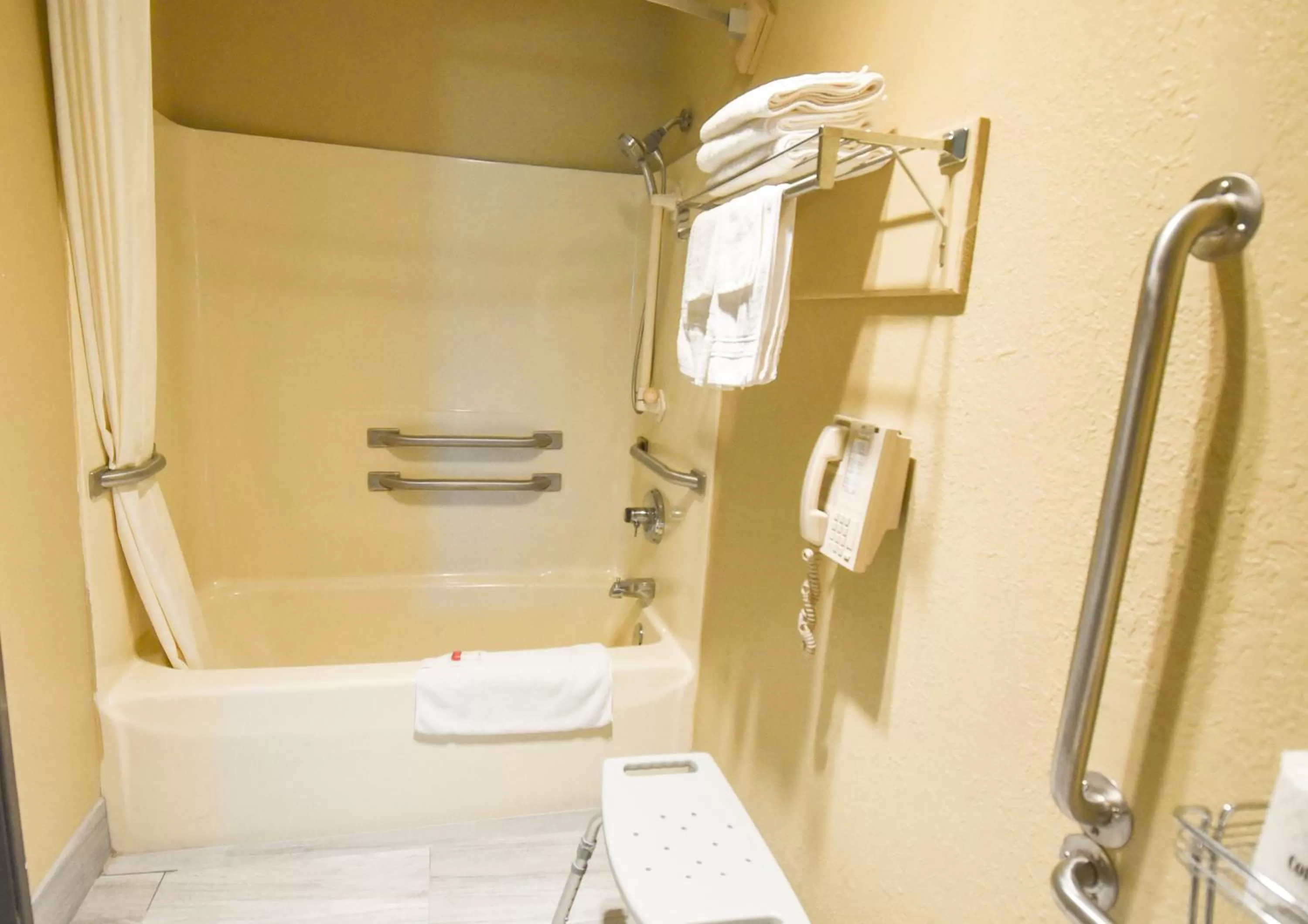 Bathroom in Super 8 by Wyndham McLean/Bloomington SW