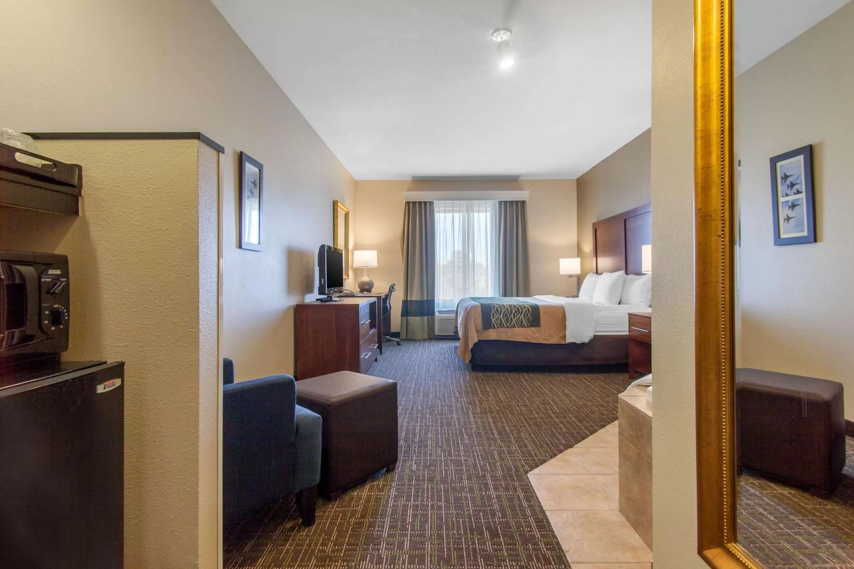 Photo of the whole room, Bed in Comfort Inn & Suites Norman near University