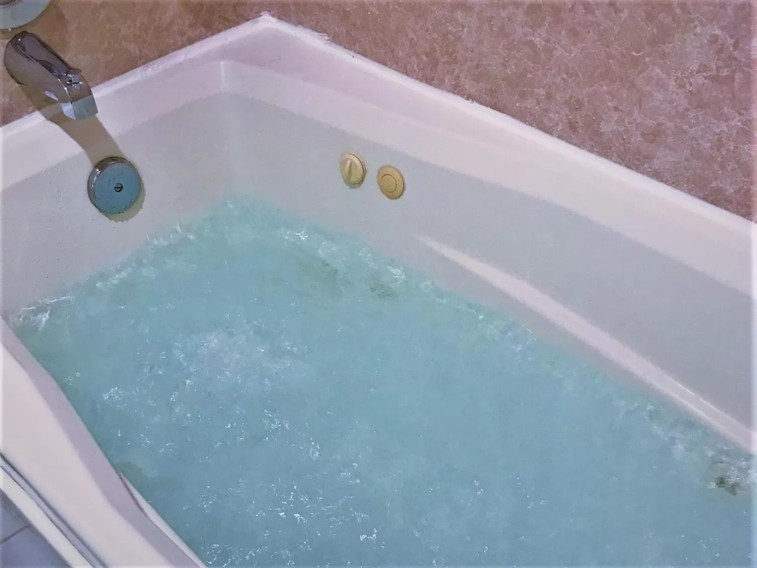 Bathroom in Americas Best Value Inn Lynnwood