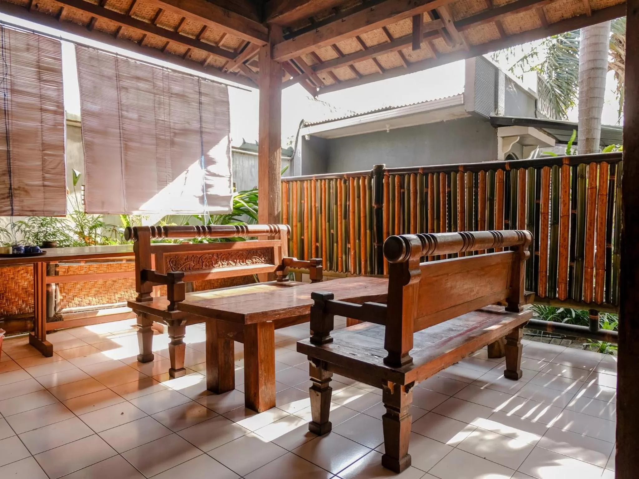 Restaurant/places to eat in Hotel Mahkota Plengkung by ecommerceloka